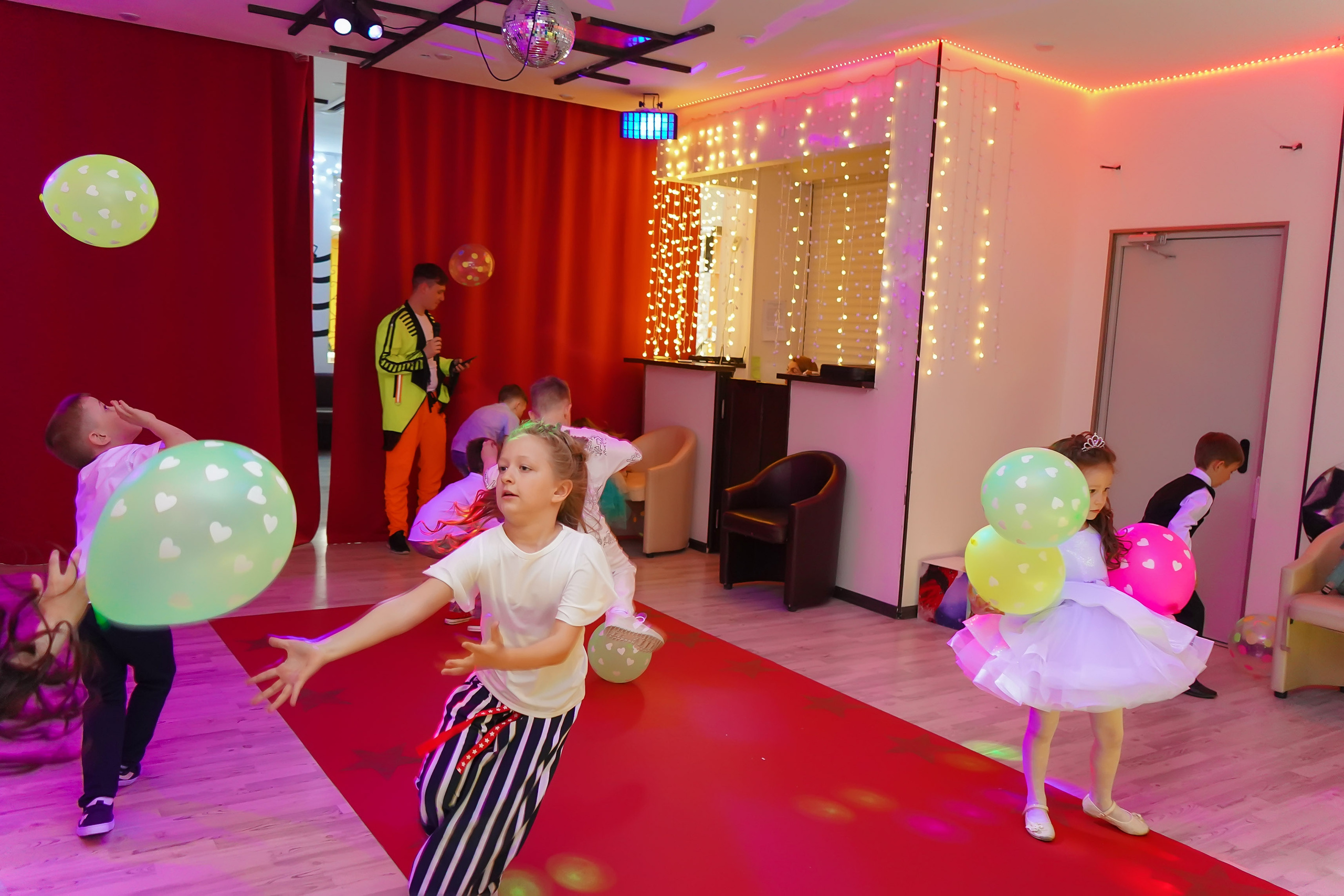 Фотосъемка видеосъёмка фотограф видеооператор новогодних утренников  в. Фотограф, видеооператор Нина Коршунова