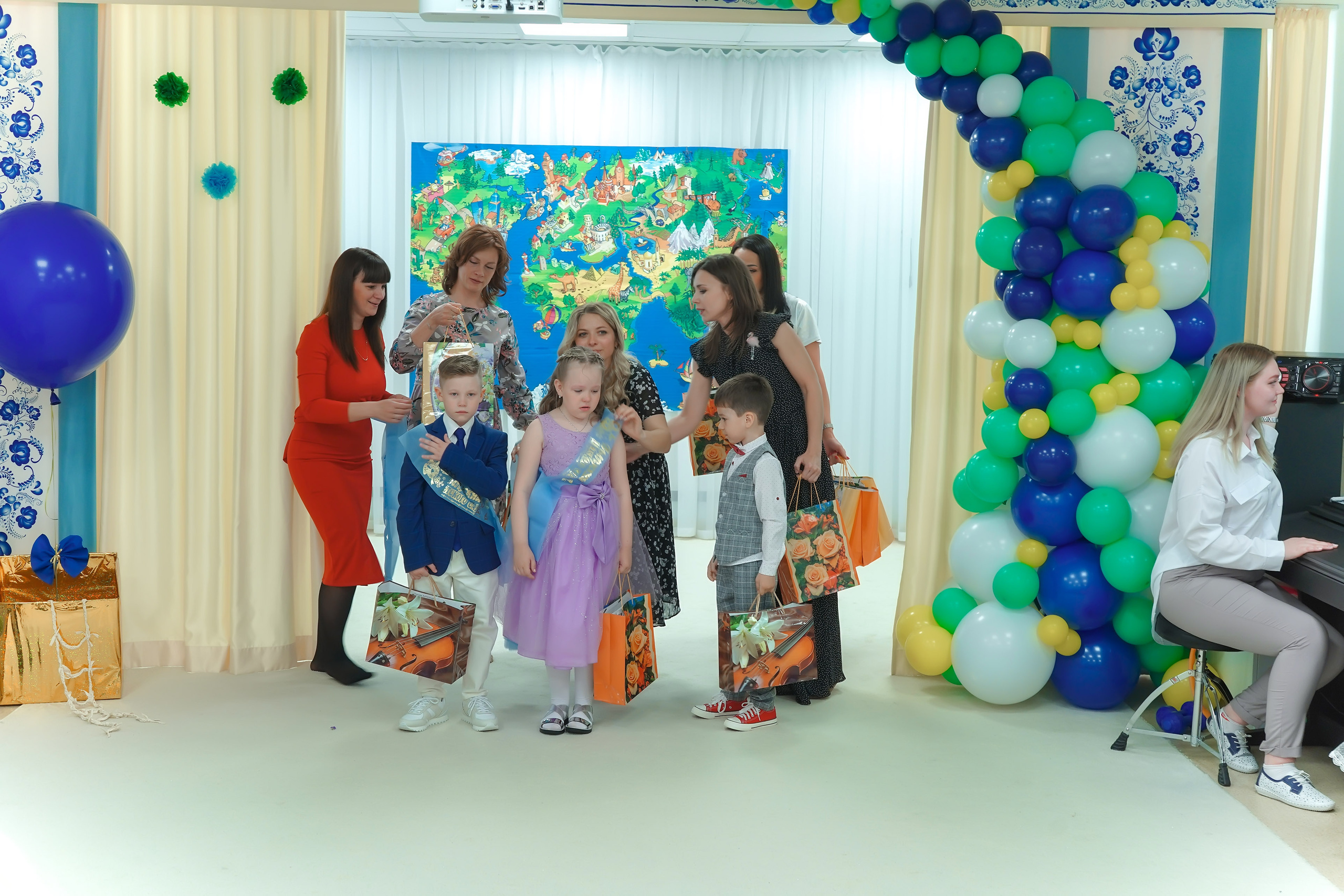 Фотосъемка видеосъёмка фотограф видеооператор новогодних утренников  в. Фотограф, видеооператор Нина Коршунова