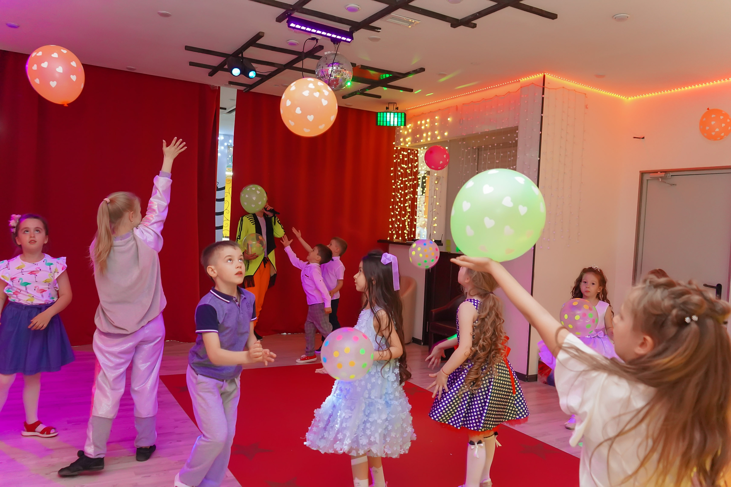 Фотосъемка видеосъёмка фотограф видеооператор новогодних утренников  в. Фотограф, видеооператор Нина Коршунова