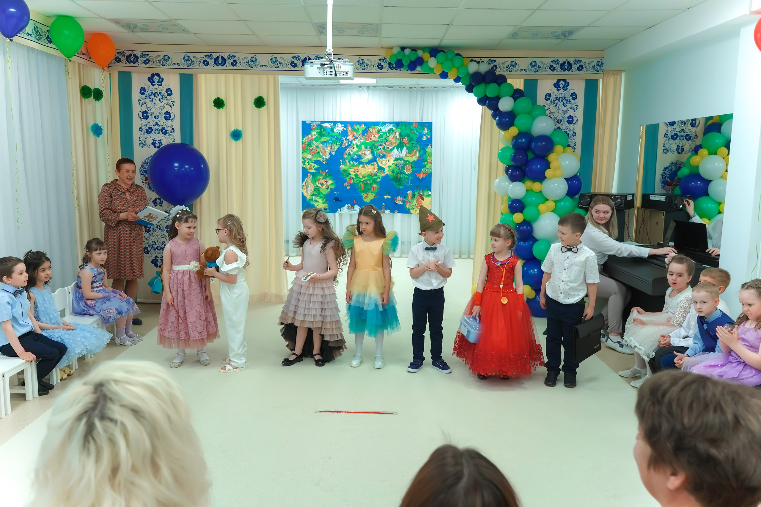 Фотосъемка видеосъёмка фотограф видеооператор новогодних утренников  в. Фотограф, видеооператор Нина Коршунова