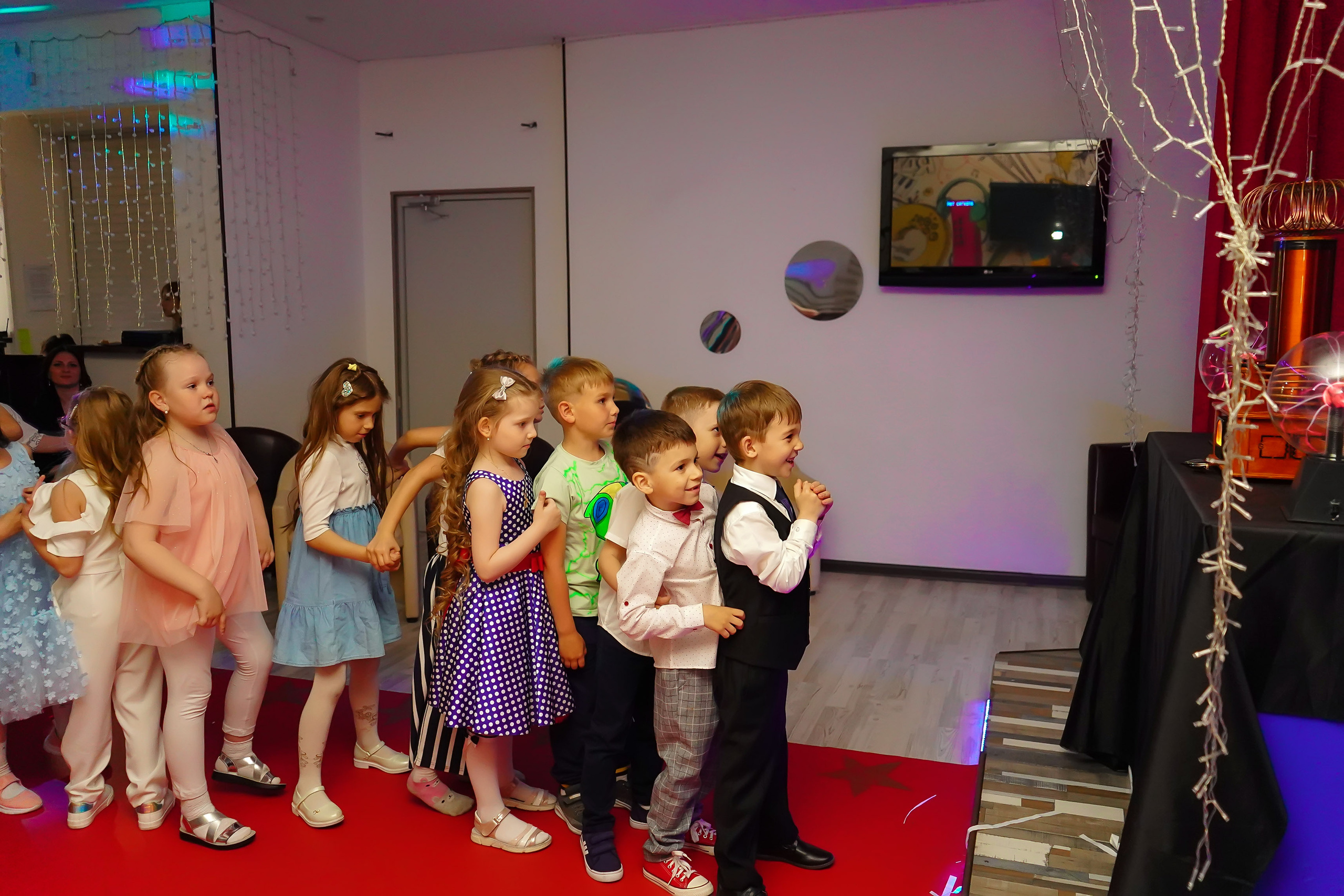 Фотосъемка видеосъёмка фотограф видеооператор новогодних утренников  в. Фотограф, видеооператор Нина Коршунова