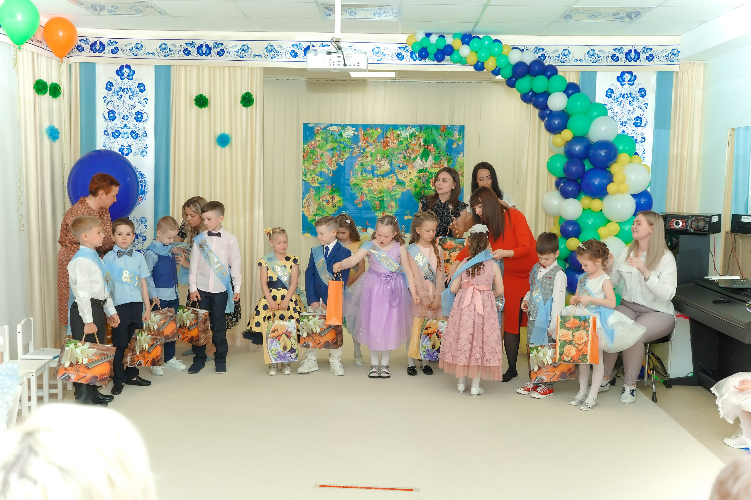 Фотосъемка видеосъёмка фотограф видеооператор новогодних утренников  в. Фотограф, видеооператор Нина Коршунова