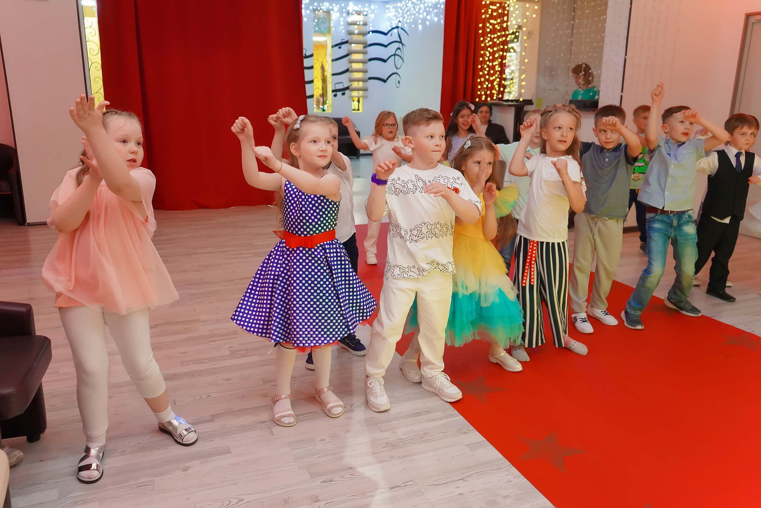 Фотосъемка видеосъёмка фотограф видеооператор новогодних утренников  в. Фотограф, видеооператор Нина Коршунова