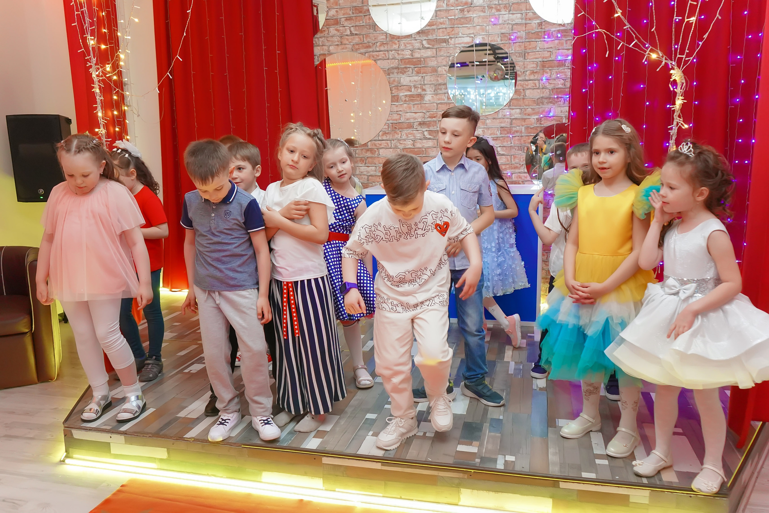 Фотосъемка видеосъёмка фотограф видеооператор новогодних утренников  в. Фотограф, видеооператор Нина Коршунова