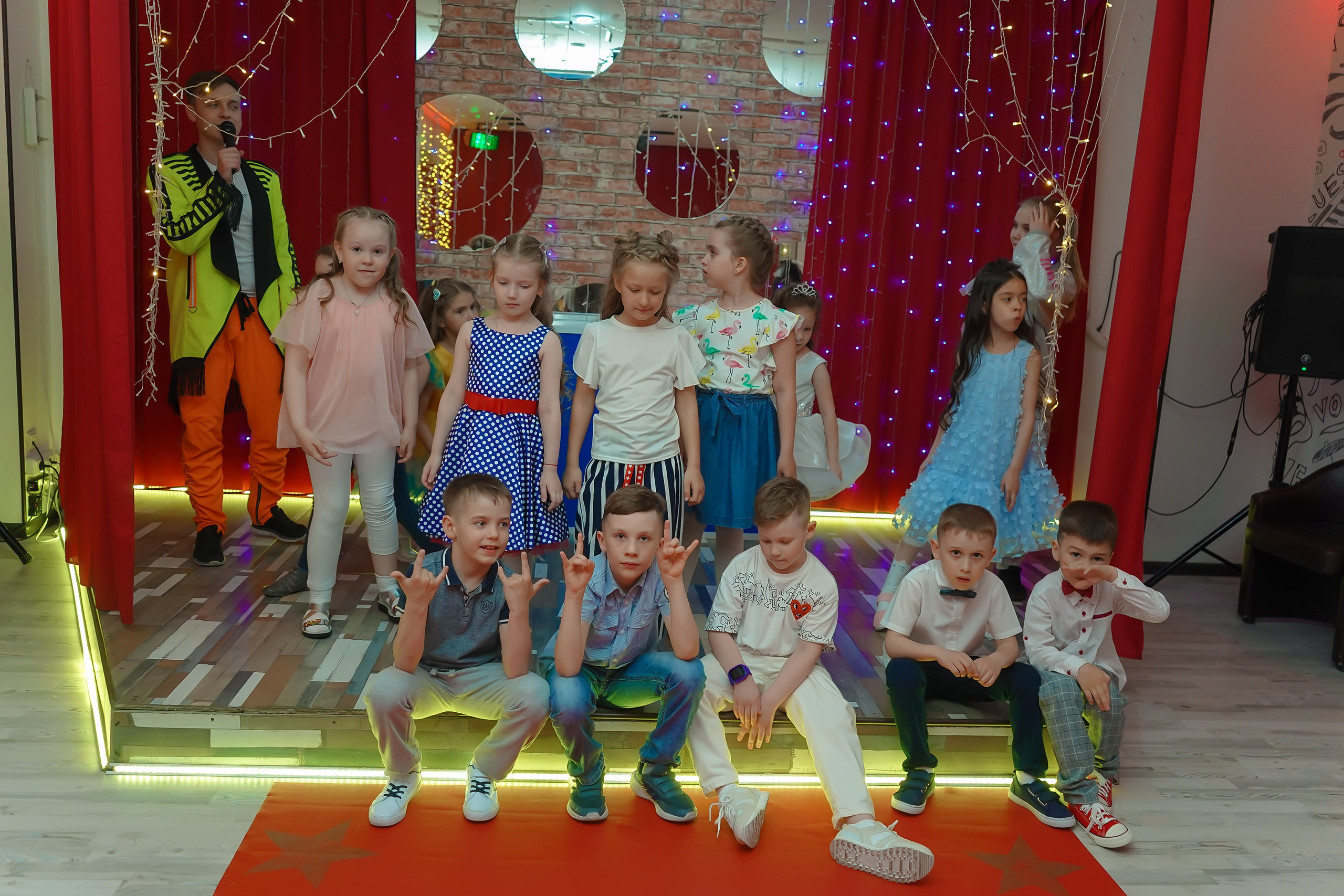 Фотосъемка видеосъёмка фотограф видеооператор новогодних утренников  в. Фотограф, видеооператор Нина Коршунова