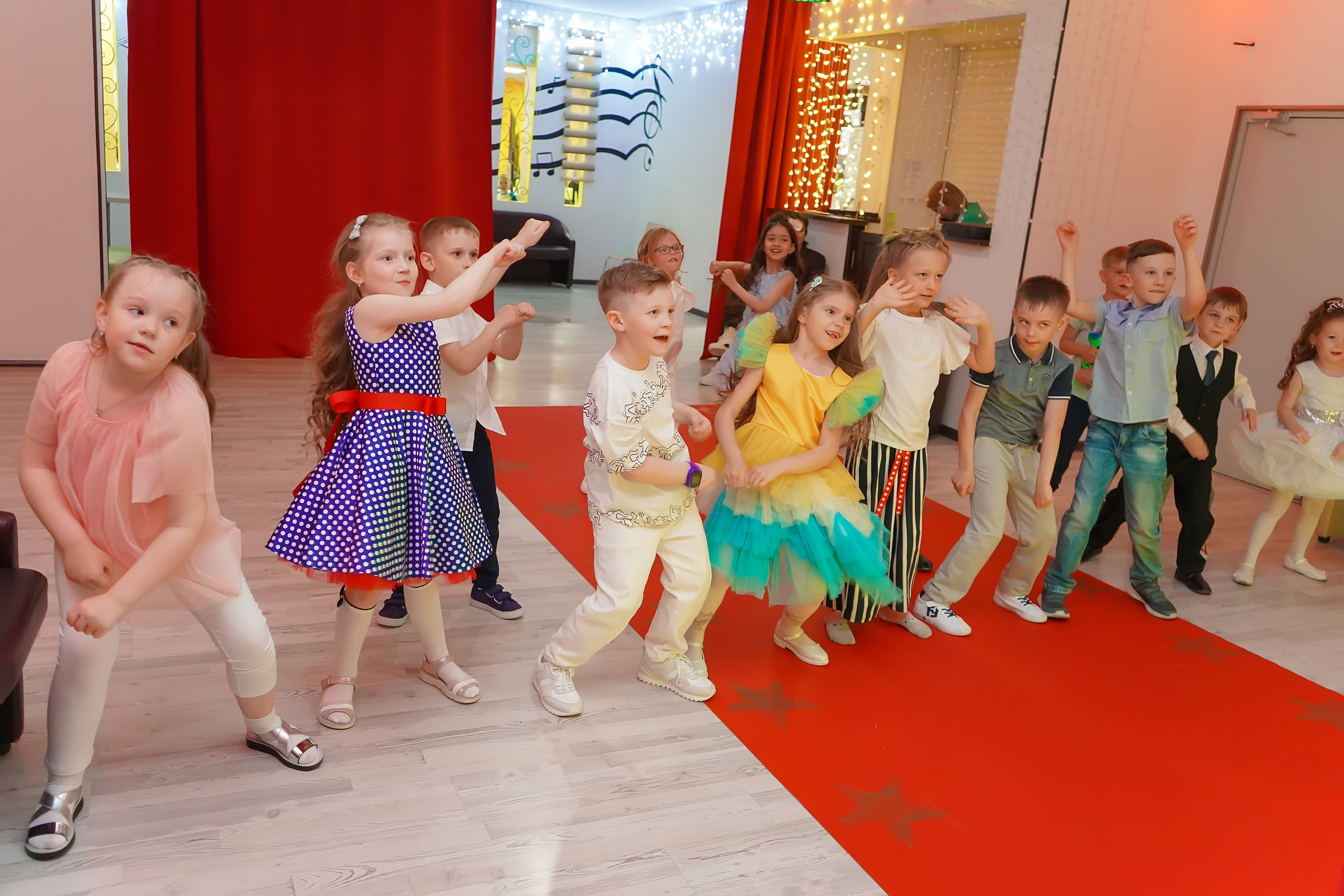 Фотосъемка видеосъёмка фотограф видеооператор новогодних утренников  в. Фотограф, видеооператор Нина Коршунова