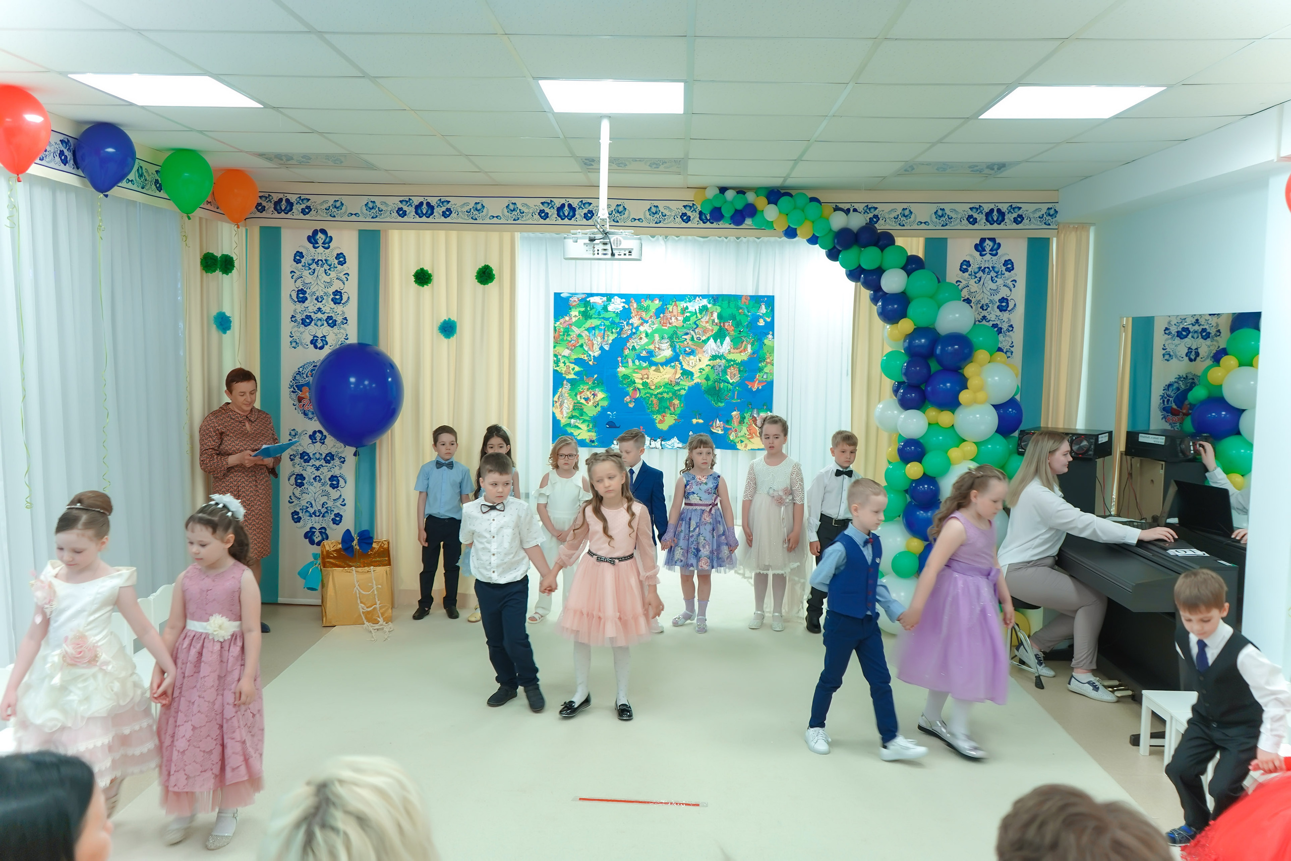 Фотосъемка видеосъёмка фотограф видеооператор новогодних утренников  в. Фотограф, видеооператор Нина Коршунова