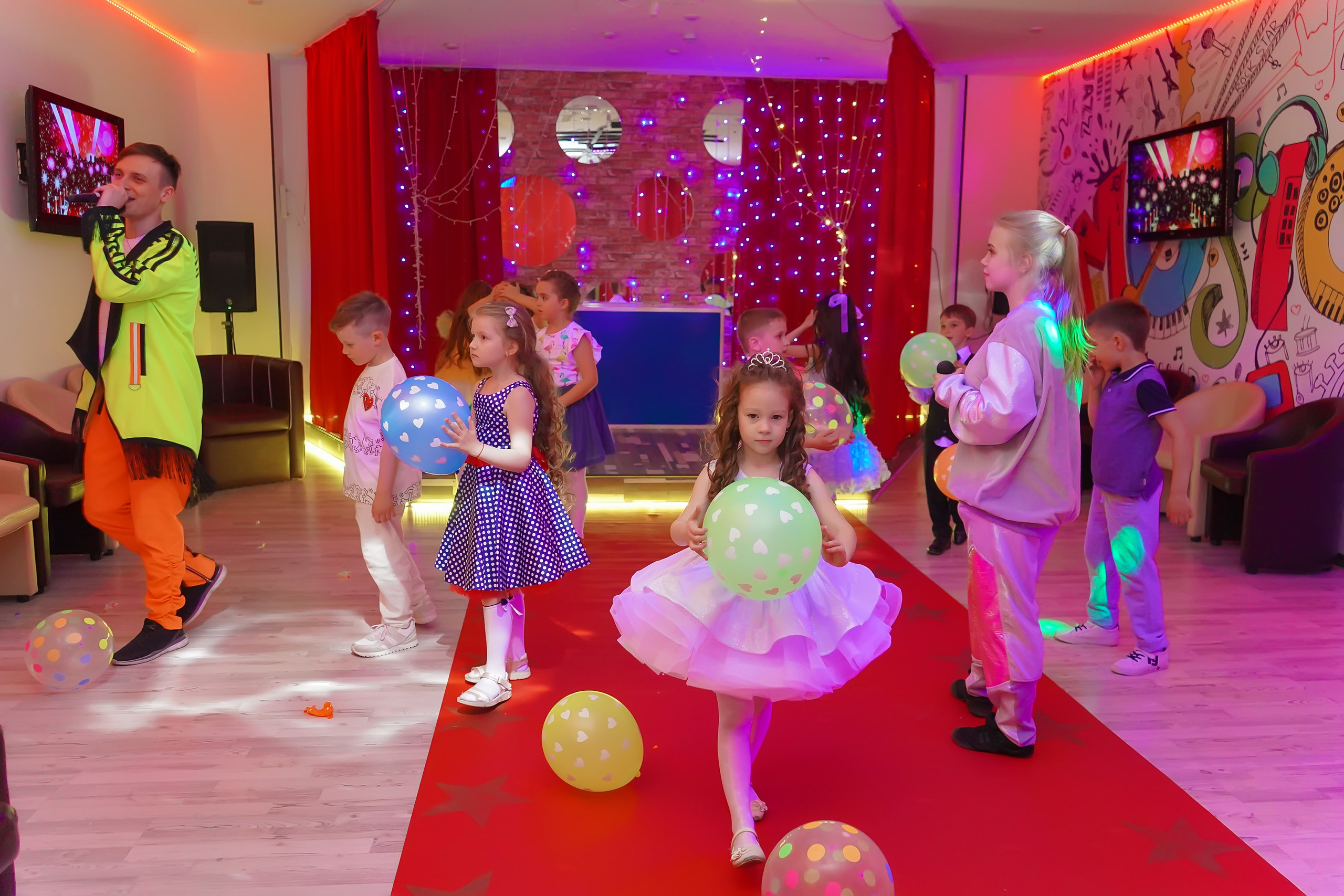 Фотосъемка видеосъёмка фотограф видеооператор новогодних утренников  в. Фотограф, видеооператор Нина Коршунова