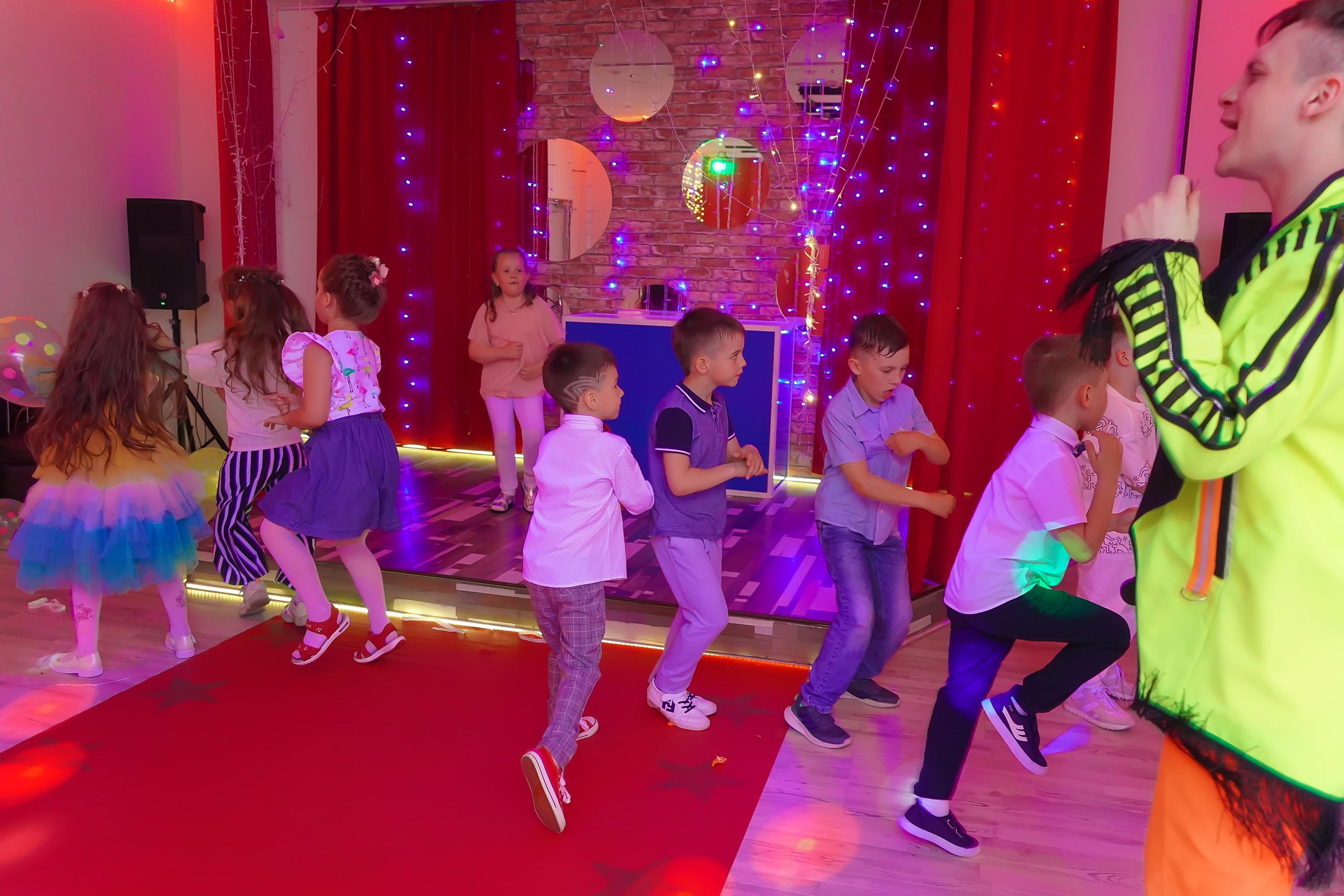 Фотосъемка видеосъёмка фотограф видеооператор новогодних утренников  в. Фотограф, видеооператор Нина Коршунова