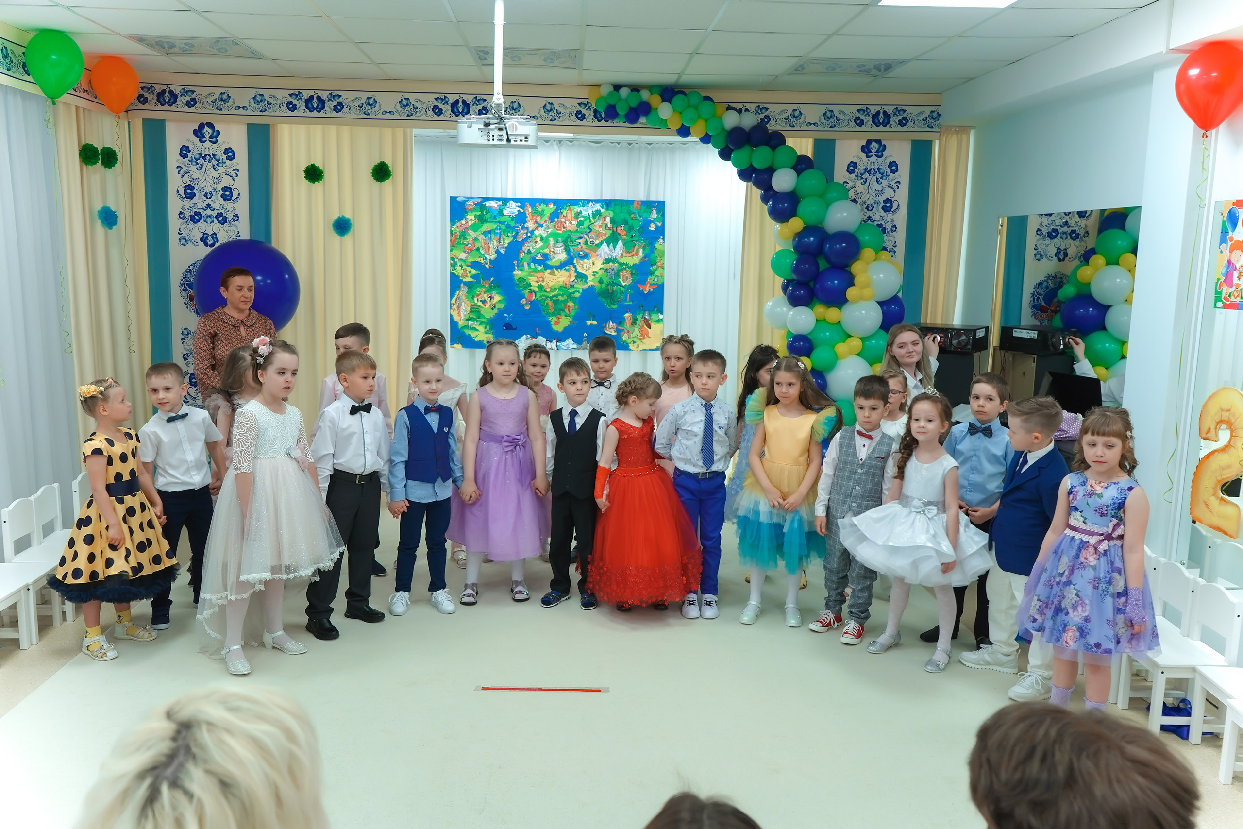 Фотосъемка видеосъёмка фотограф видеооператор новогодних утренников  в. Фотограф, видеооператор Нина Коршунова