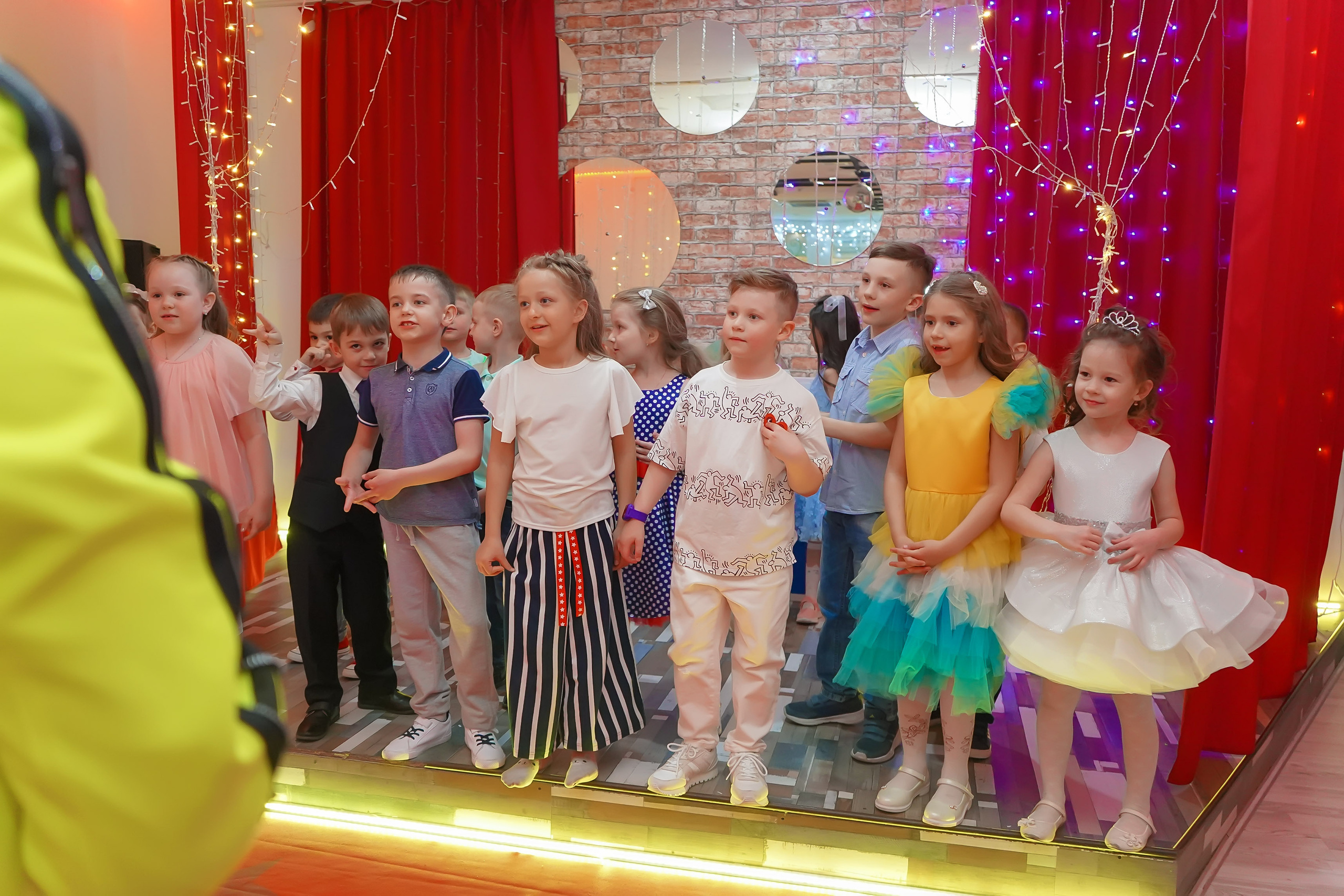 Фотосъемка видеосъёмка фотограф видеооператор новогодних утренников  в. Фотограф, видеооператор Нина Коршунова