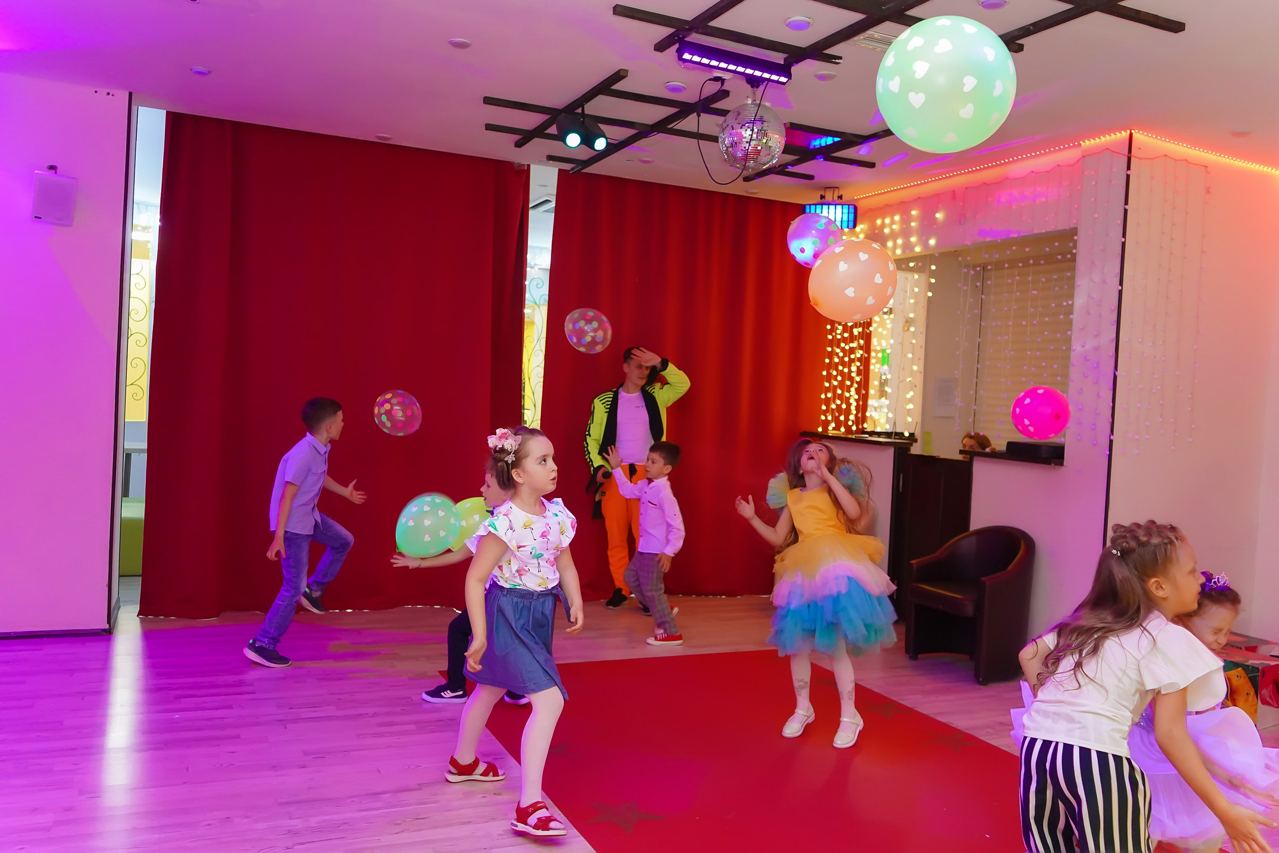 Фотосъемка видеосъёмка фотограф видеооператор новогодних утренников  в. Фотограф, видеооператор Нина Коршунова