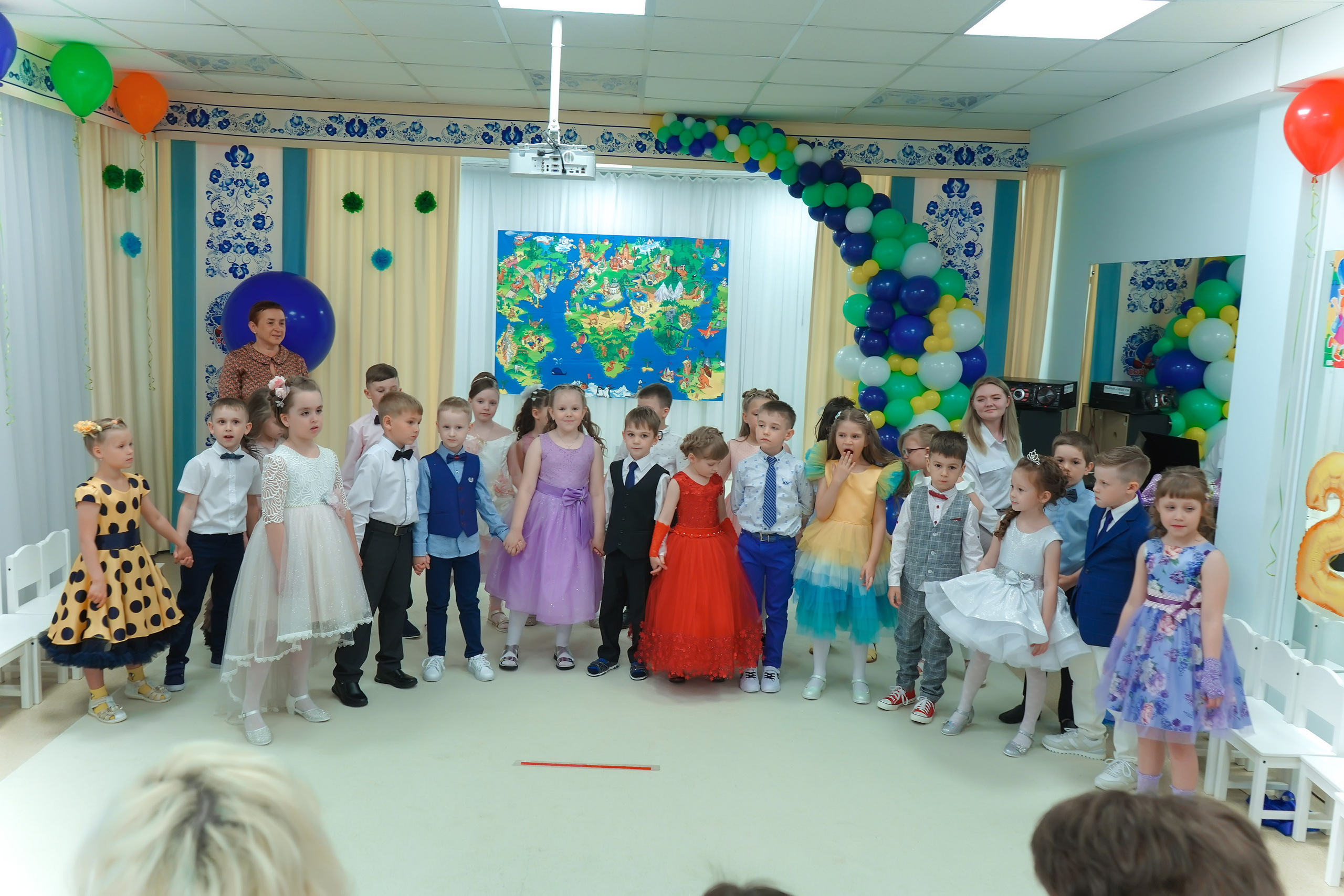 Фотосъемка видеосъёмка фотограф видеооператор новогодних утренников  в. Фотограф, видеооператор Нина Коршунова