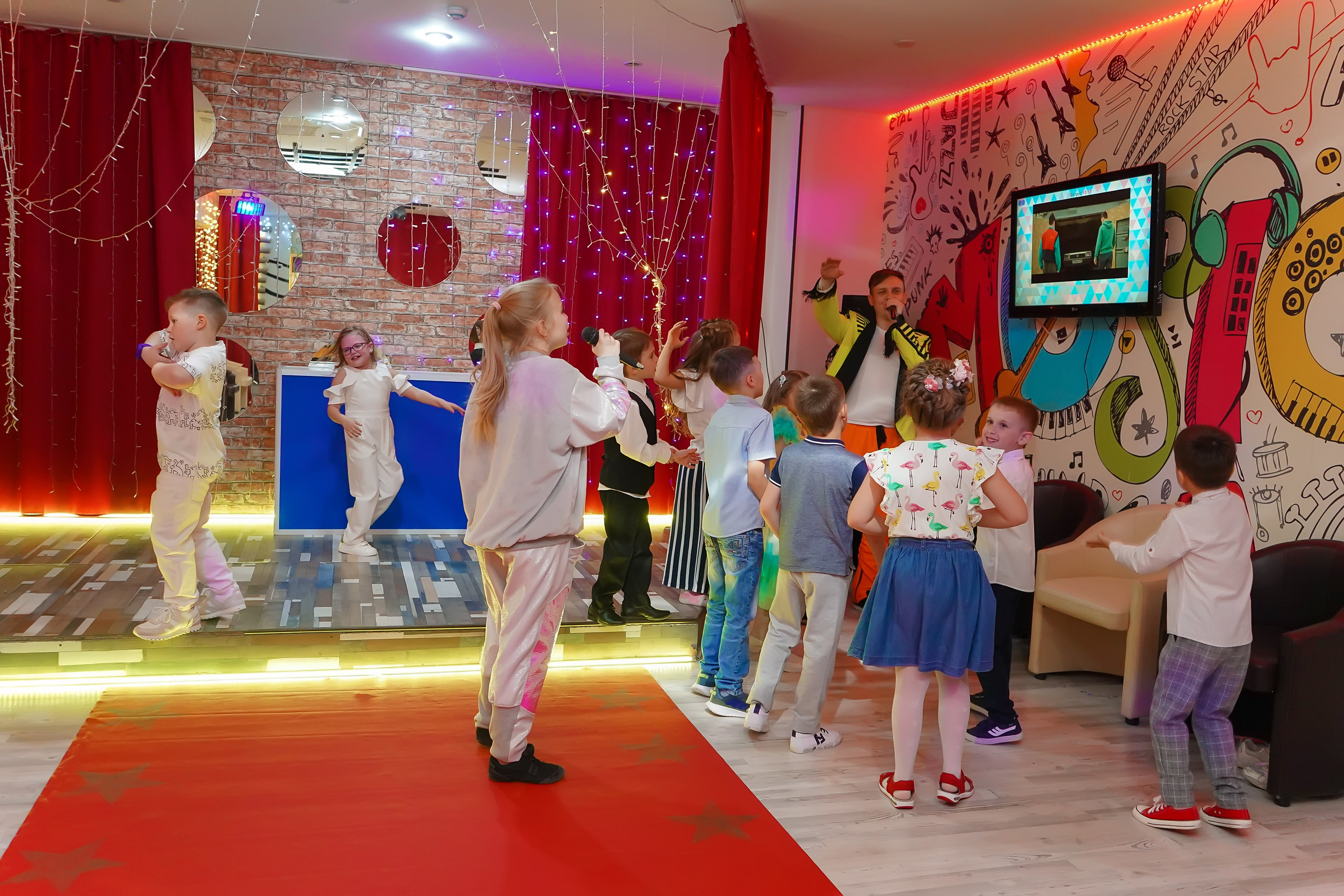 Фотосъемка видеосъёмка фотограф видеооператор новогодних утренников  в. Фотограф, видеооператор Нина Коршунова