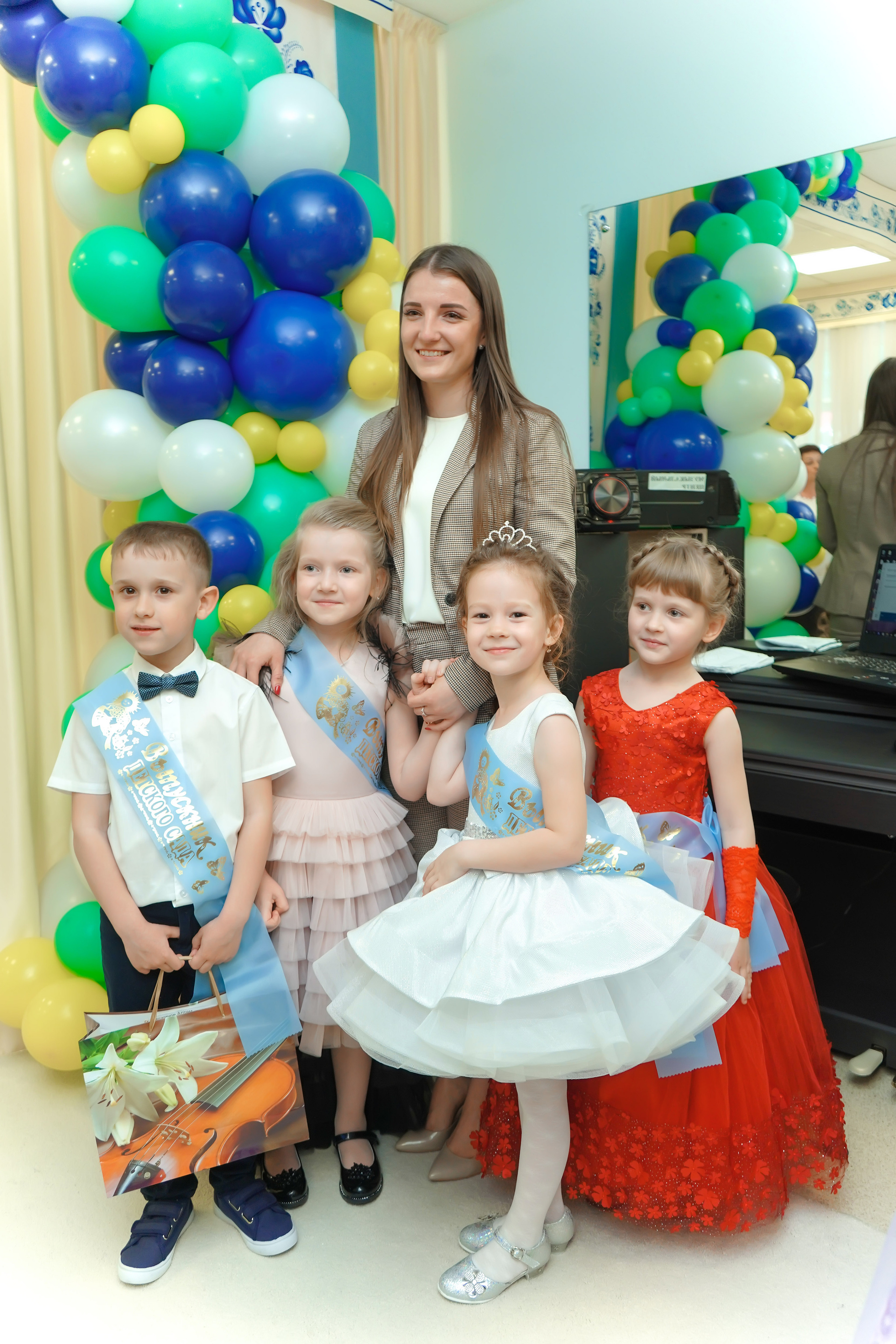 Фотосъемка видеосъёмка фотограф видеооператор новогодних утренников  в. Фотограф, видеооператор Нина Коршунова