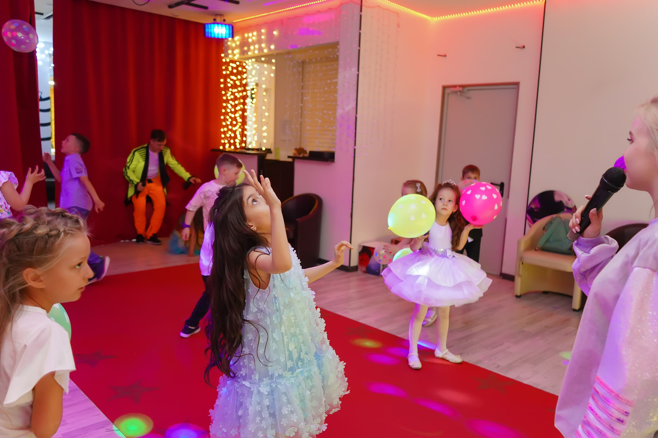 Фотосъемка видеосъёмка фотограф видеооператор новогодних утренников  в. Фотограф, видеооператор Нина Коршунова