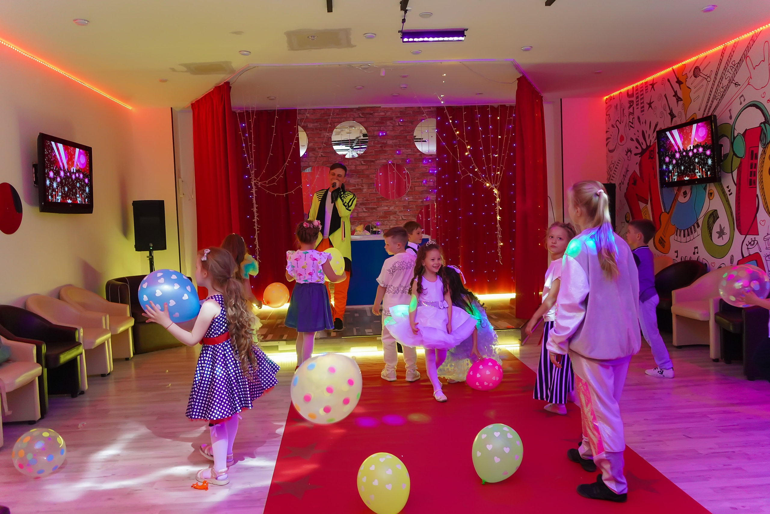 Фотосъемка видеосъёмка фотограф видеооператор новогодних утренников  в. Фотограф, видеооператор Нина Коршунова