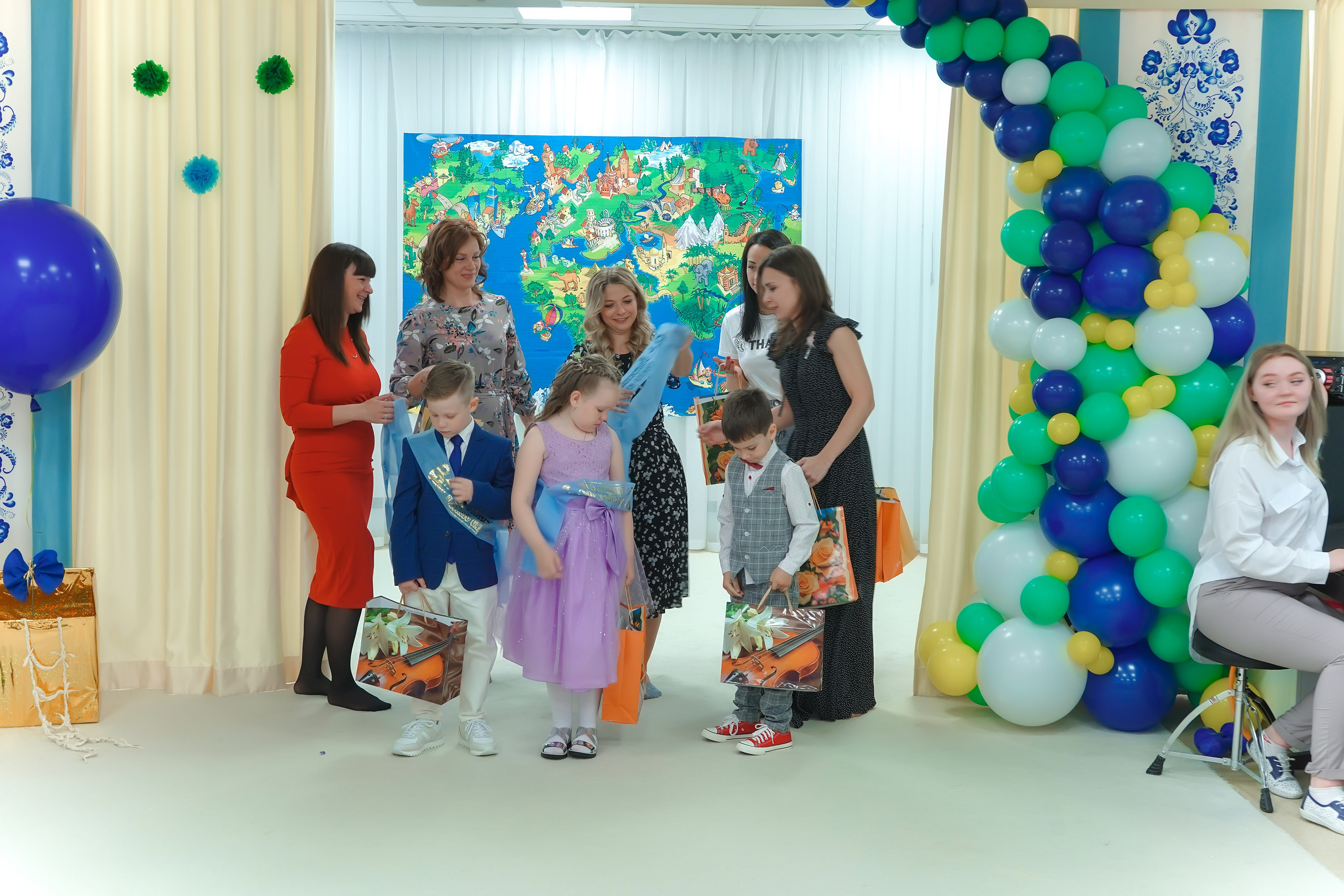 Фотосъемка видеосъёмка фотограф видеооператор новогодних утренников  в. Фотограф, видеооператор Нина Коршунова