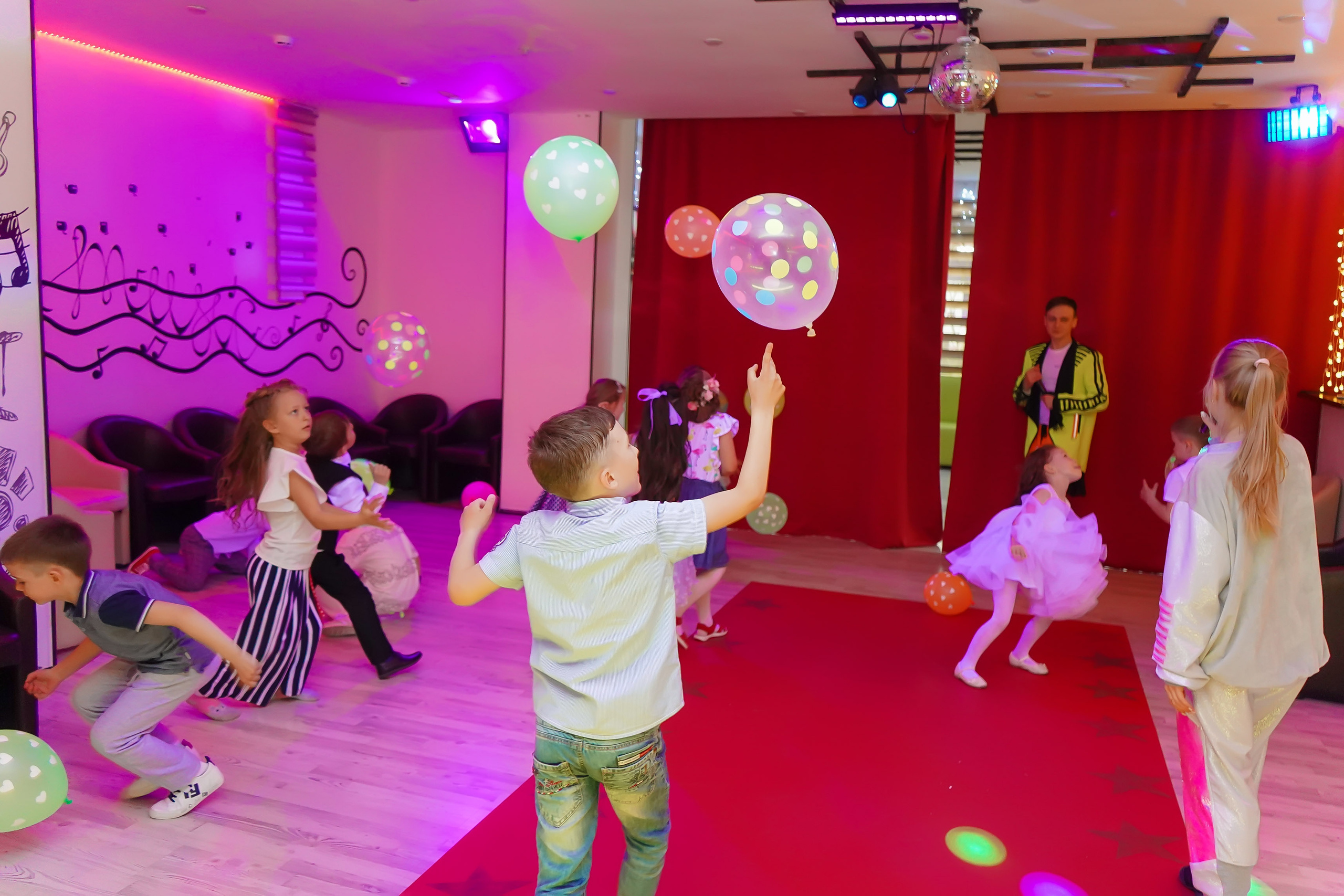 Фотосъемка видеосъёмка фотограф видеооператор новогодних утренников  в. Фотограф, видеооператор Нина Коршунова