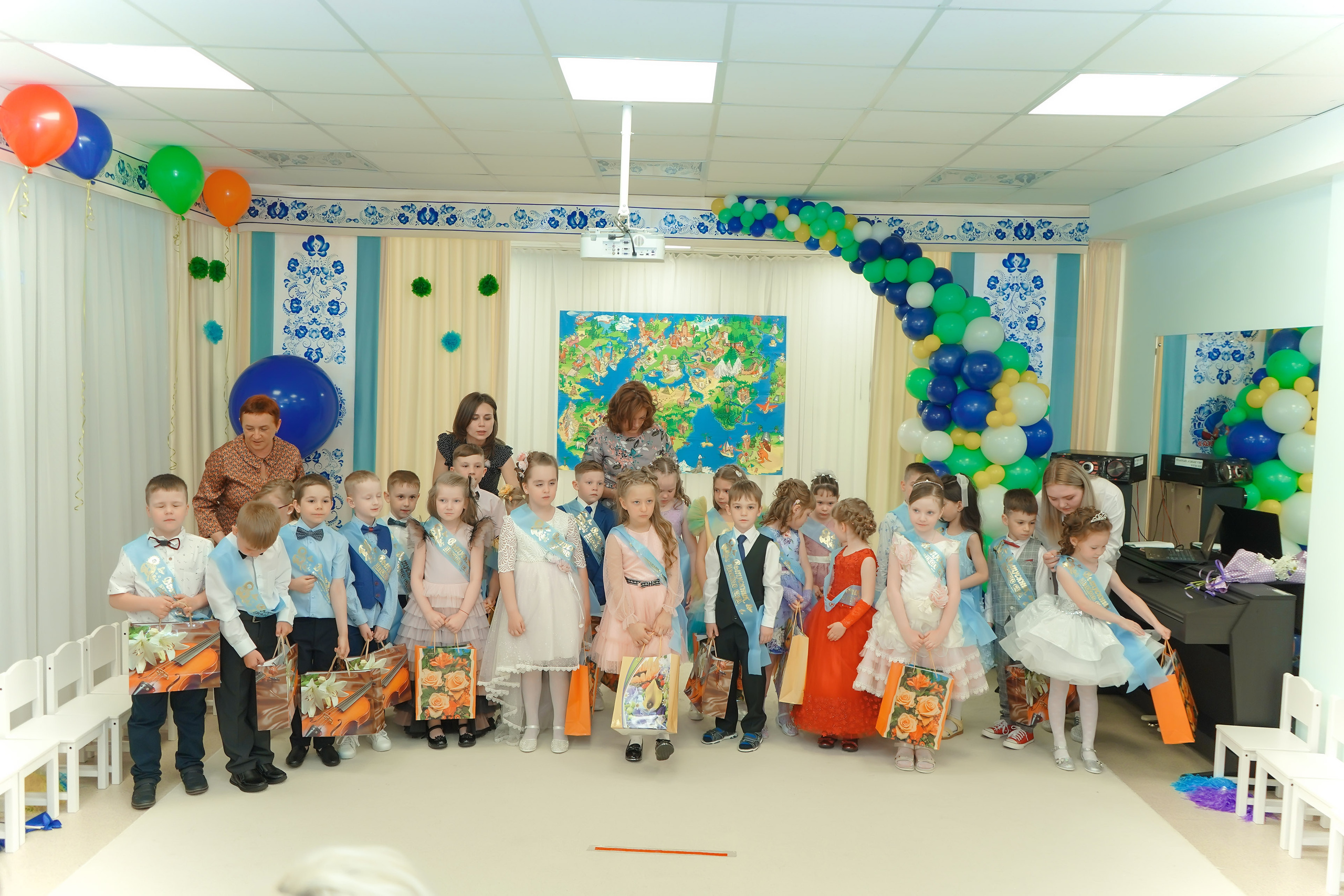 Фотосъемка видеосъёмка фотограф видеооператор новогодних утренников  в. Фотограф, видеооператор Нина Коршунова