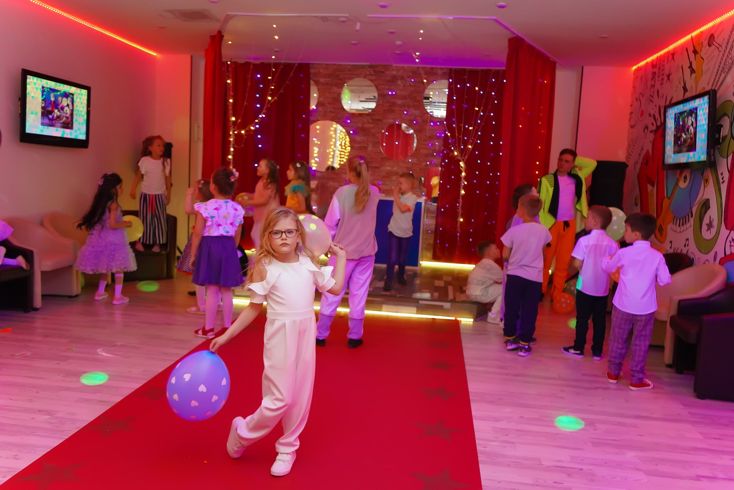 Фотосъемка видеосъёмка фотограф видеооператор новогодних утренников  в. Фотограф, видеооператор Нина Коршунова