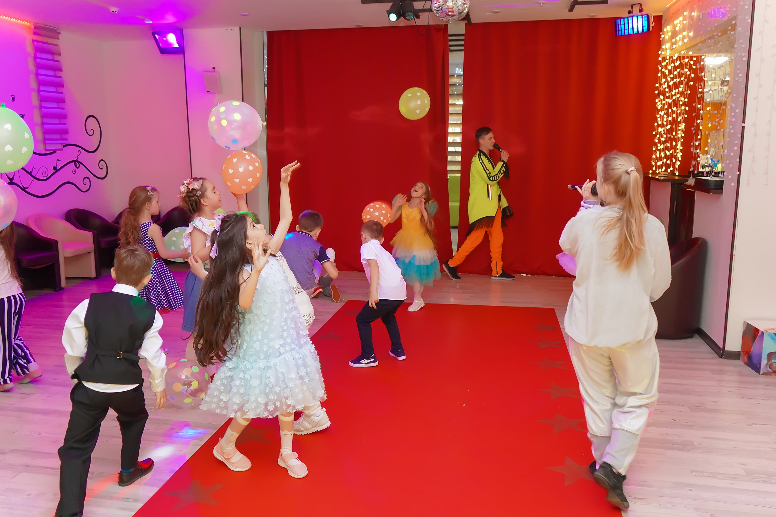 Фотосъемка видеосъёмка фотограф видеооператор новогодних утренников  в. Фотограф, видеооператор Нина Коршунова