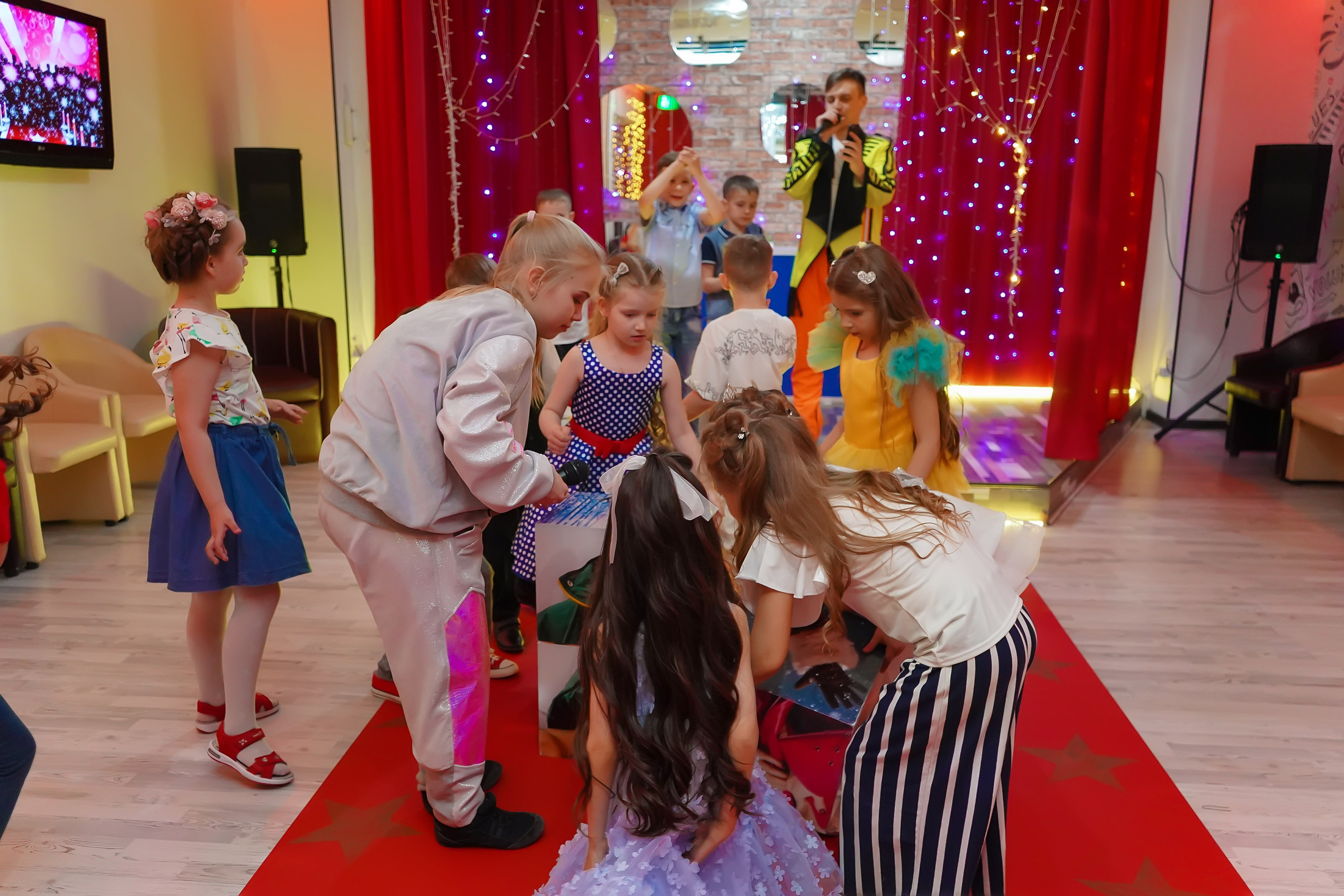 Фотосъемка видеосъёмка фотограф видеооператор новогодних утренников  в. Фотограф, видеооператор Нина Коршунова