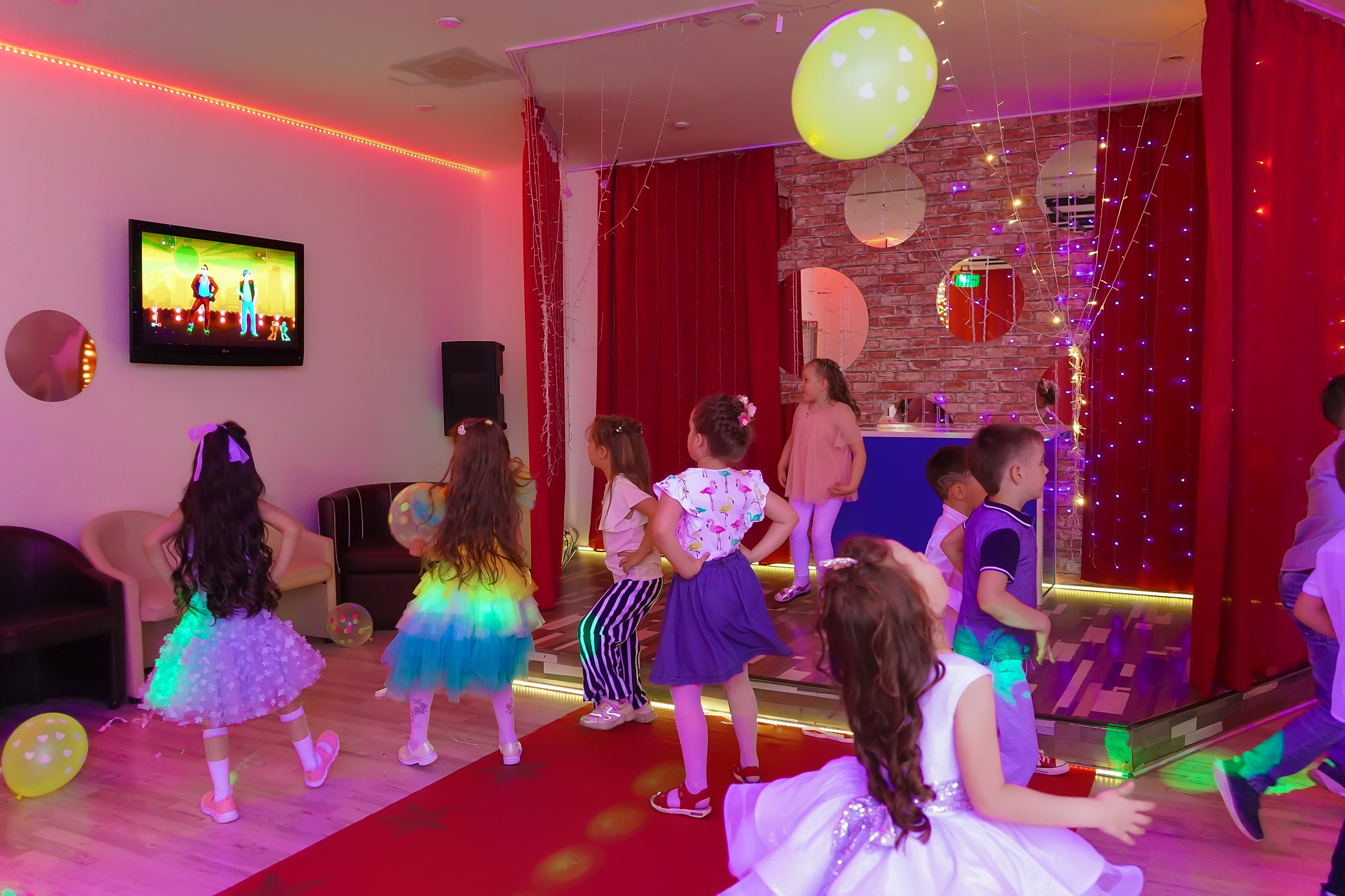 Фотосъемка видеосъёмка фотограф видеооператор новогодних утренников  в. Фотограф, видеооператор Нина Коршунова