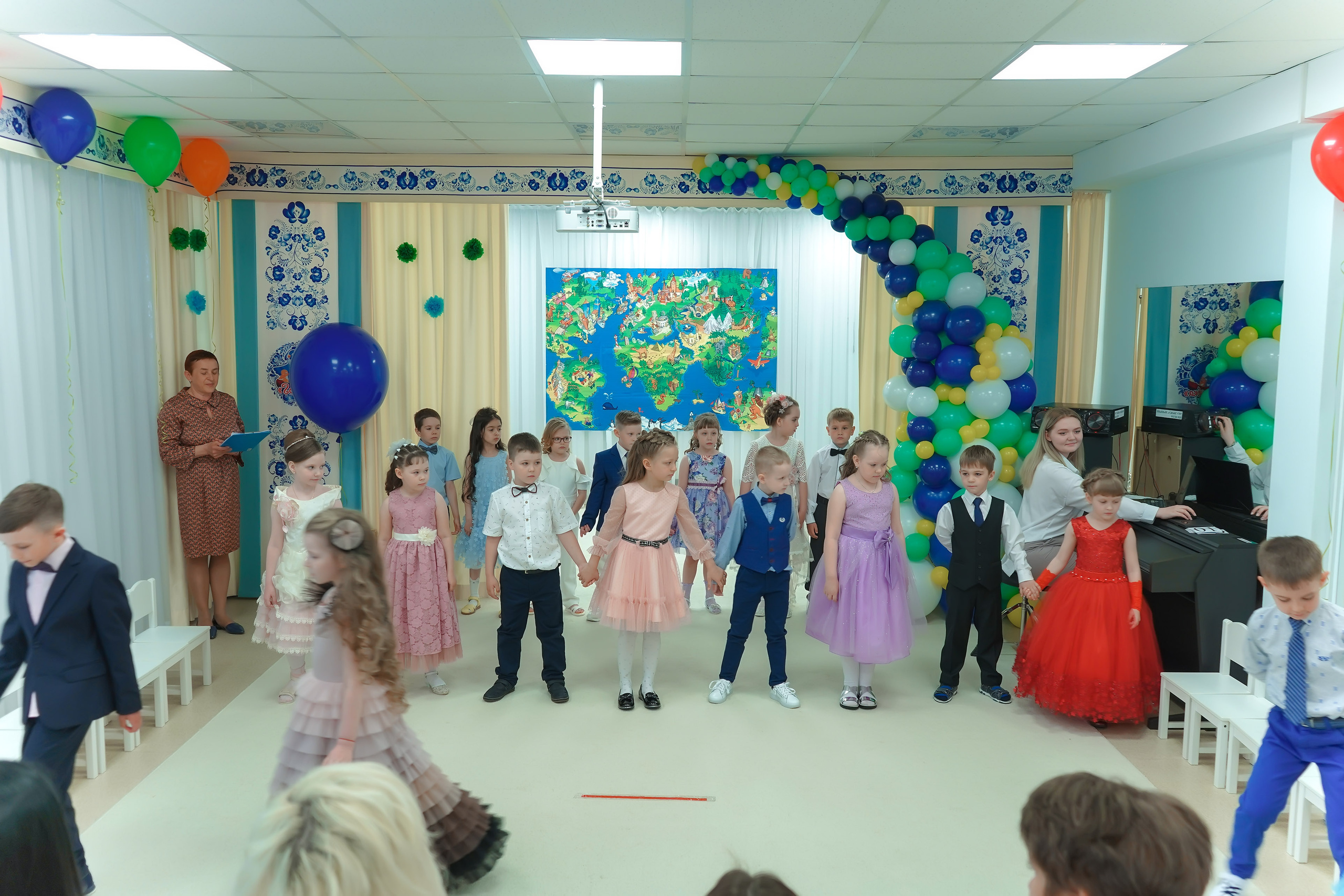 Фотосъемка видеосъёмка фотограф видеооператор новогодних утренников  в. Фотограф, видеооператор Нина Коршунова