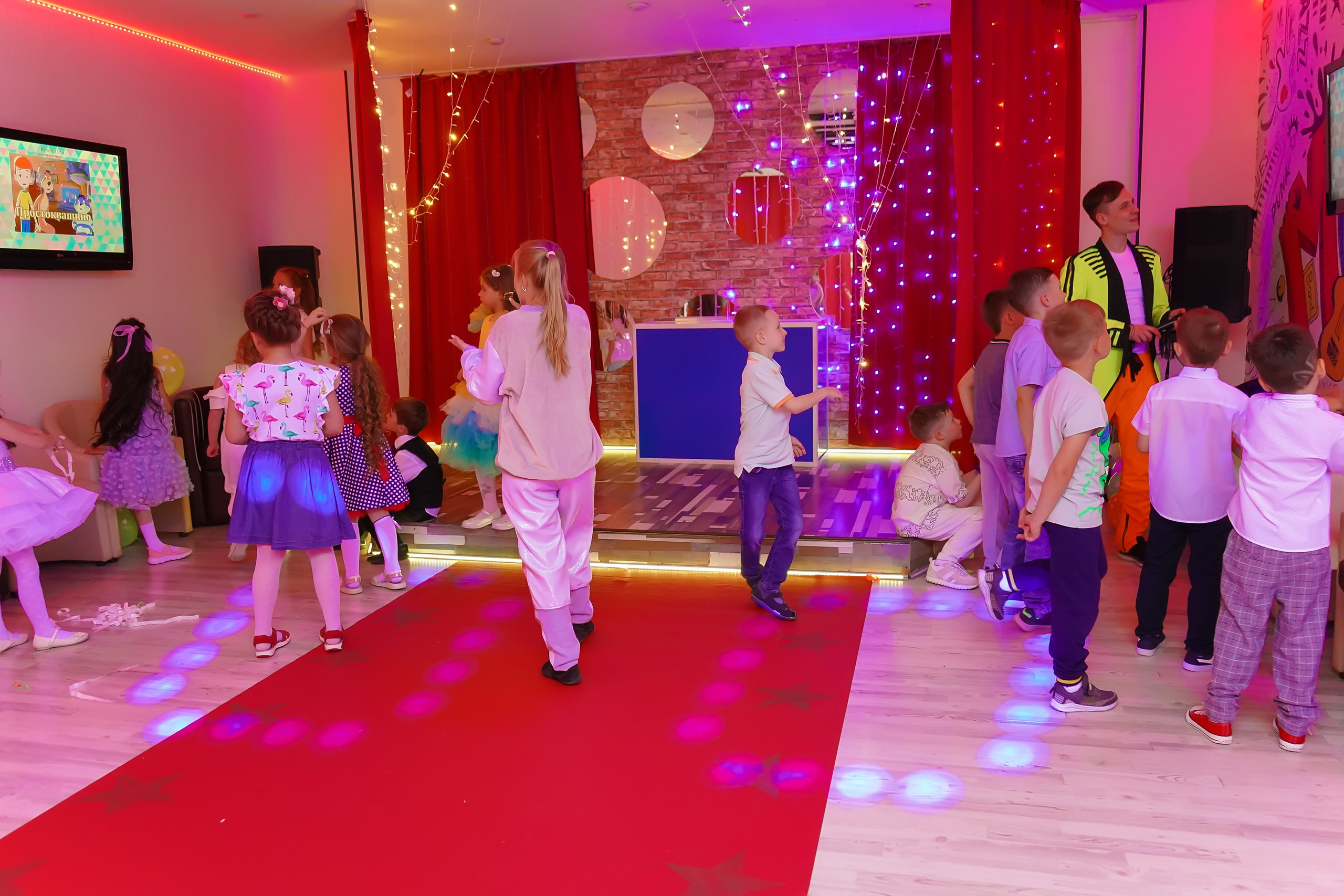 Фотосъемка видеосъёмка фотограф видеооператор новогодних утренников  в. Фотограф, видеооператор Нина Коршунова