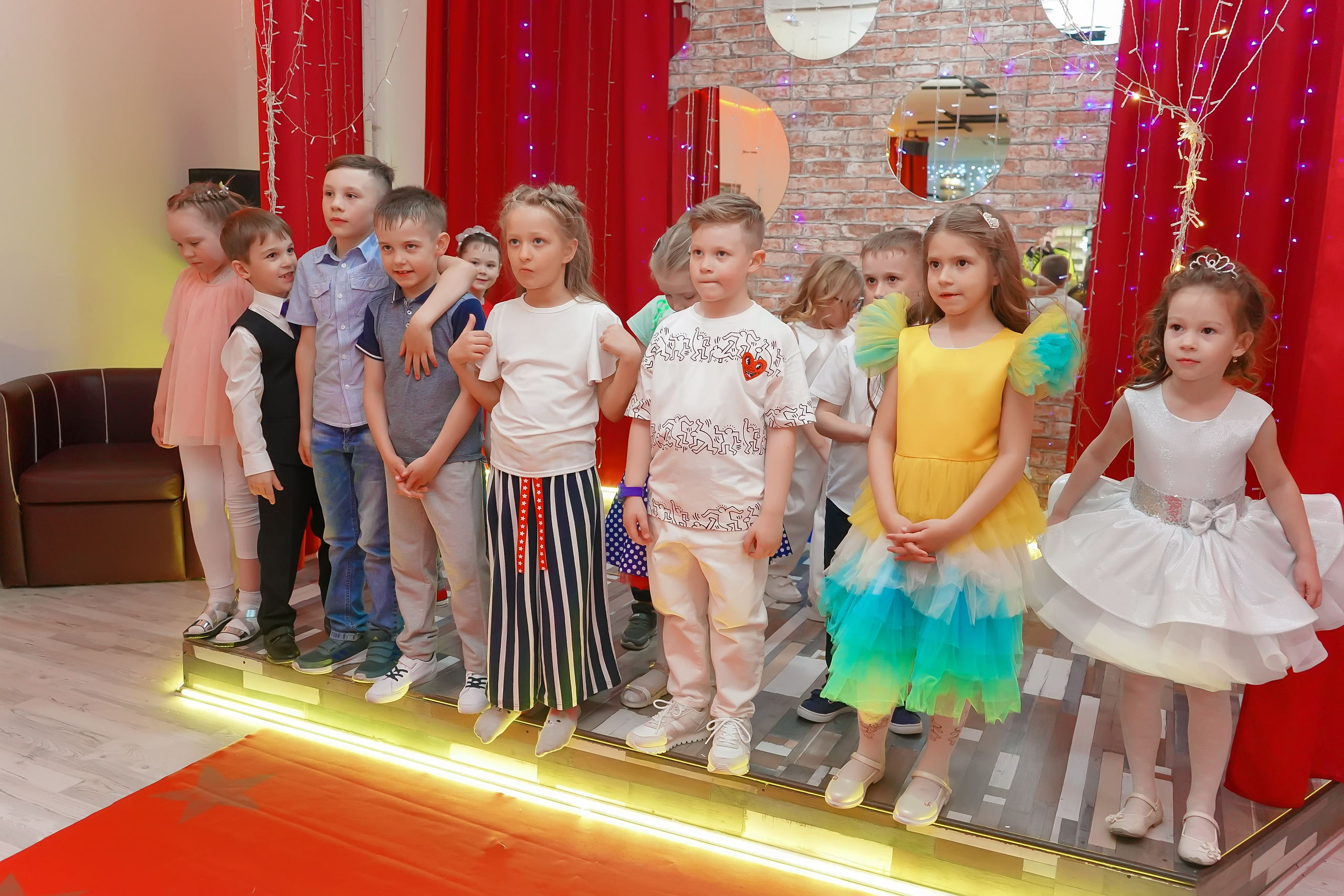 Фотосъемка видеосъёмка фотограф видеооператор новогодних утренников  в. Фотограф, видеооператор Нина Коршунова