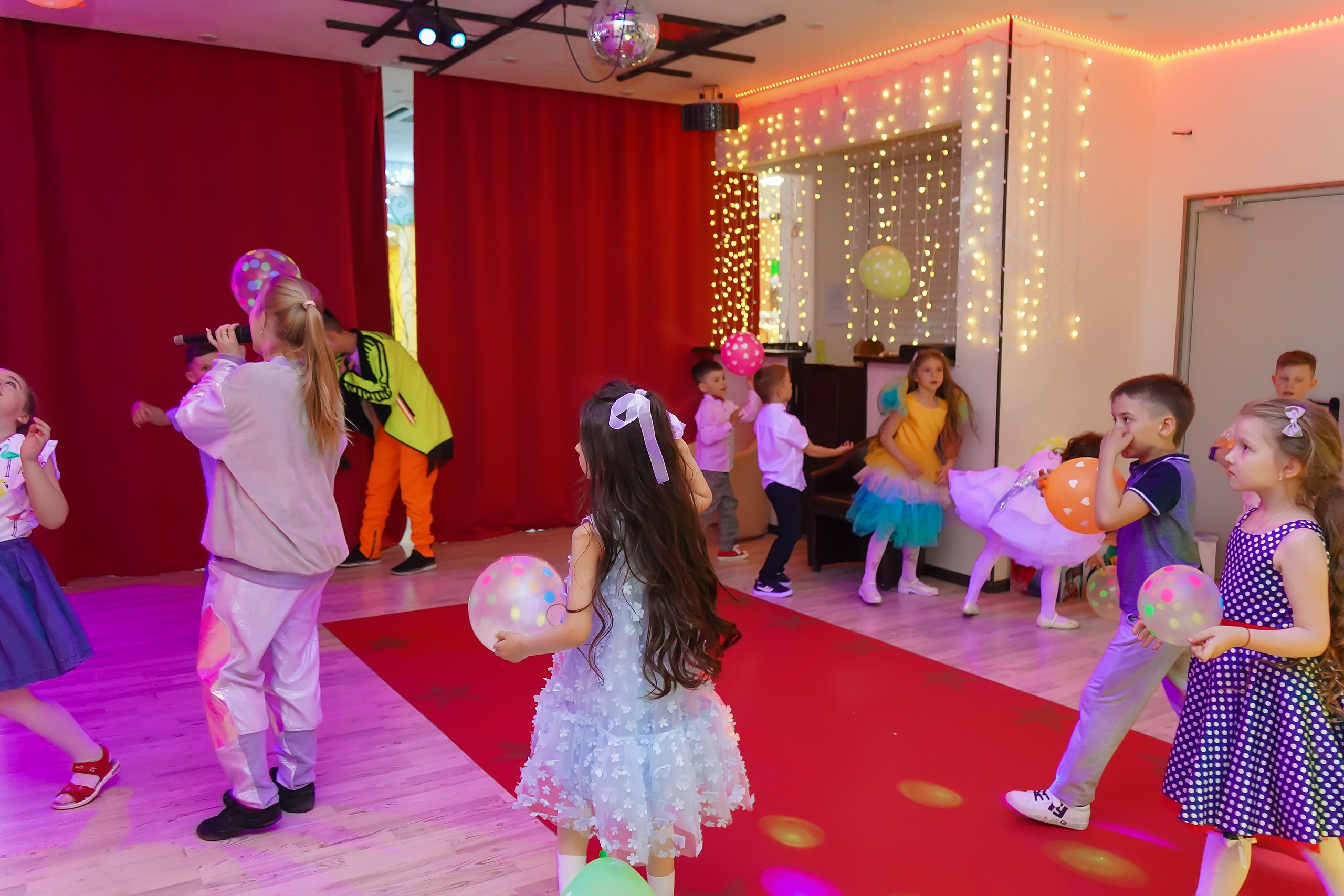 Фотосъемка видеосъёмка фотограф видеооператор новогодних утренников  в. Фотограф, видеооператор Нина Коршунова