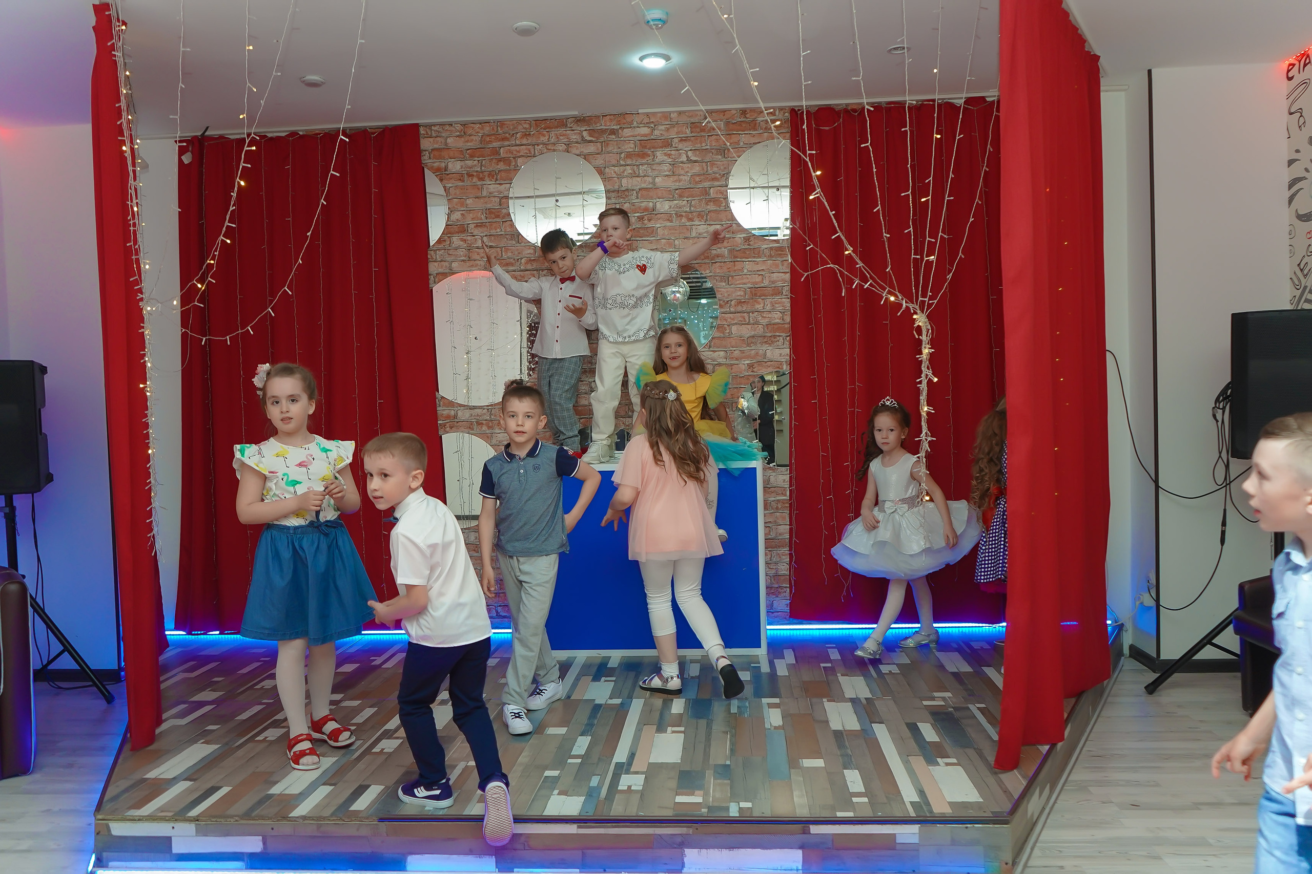 Фотосъемка видеосъёмка фотограф видеооператор новогодних утренников  в. Фотограф, видеооператор Нина Коршунова