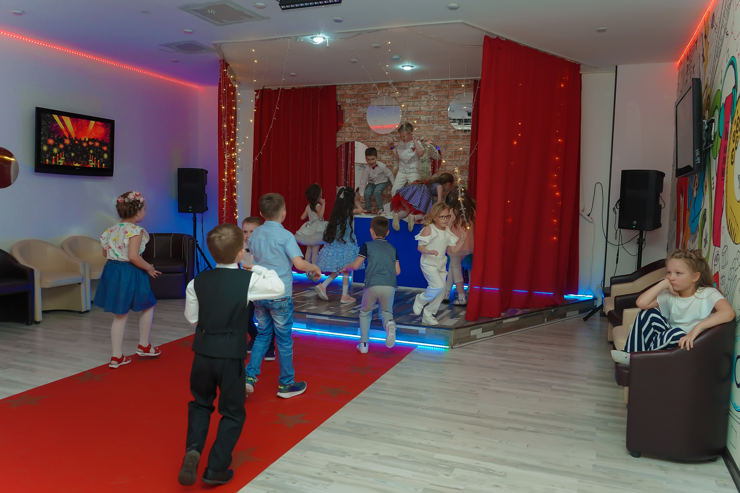 Фотосъемка видеосъёмка фотограф видеооператор новогодних утренников  в. Фотограф, видеооператор Нина Коршунова