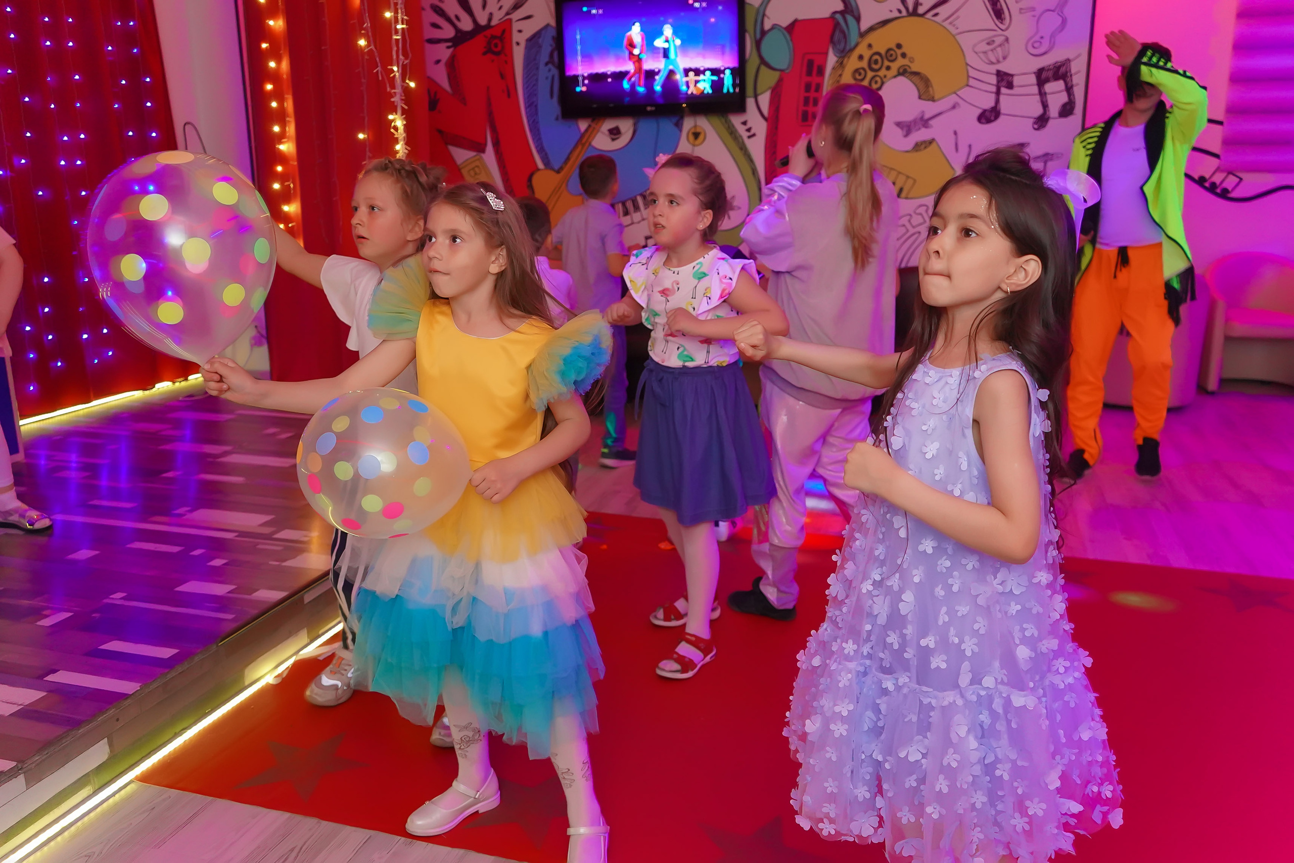 Фотосъемка видеосъёмка фотограф видеооператор новогодних утренников  в. Фотограф, видеооператор Нина Коршунова