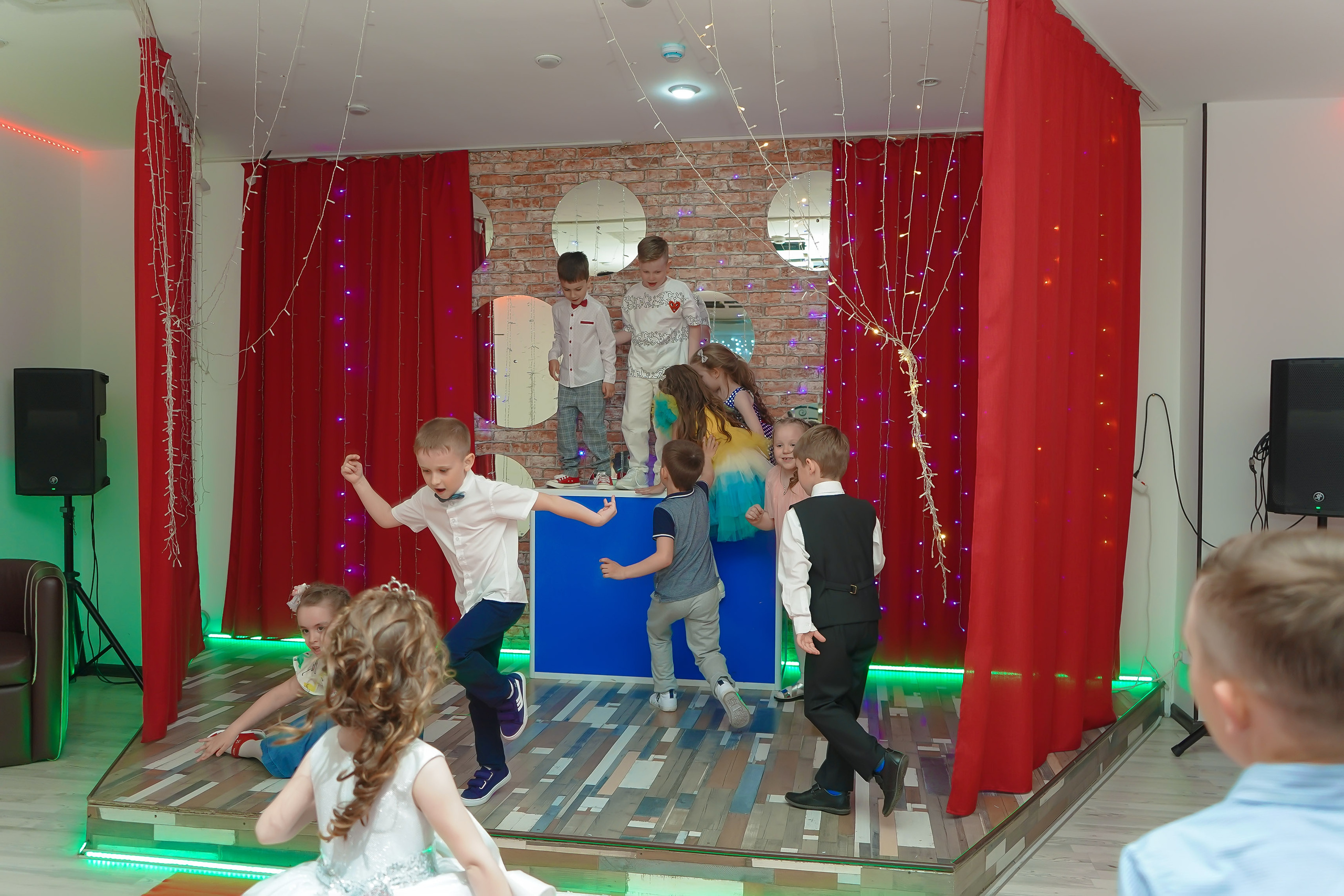 Фотосъемка видеосъёмка фотограф видеооператор новогодних утренников  в. Фотограф, видеооператор Нина Коршунова