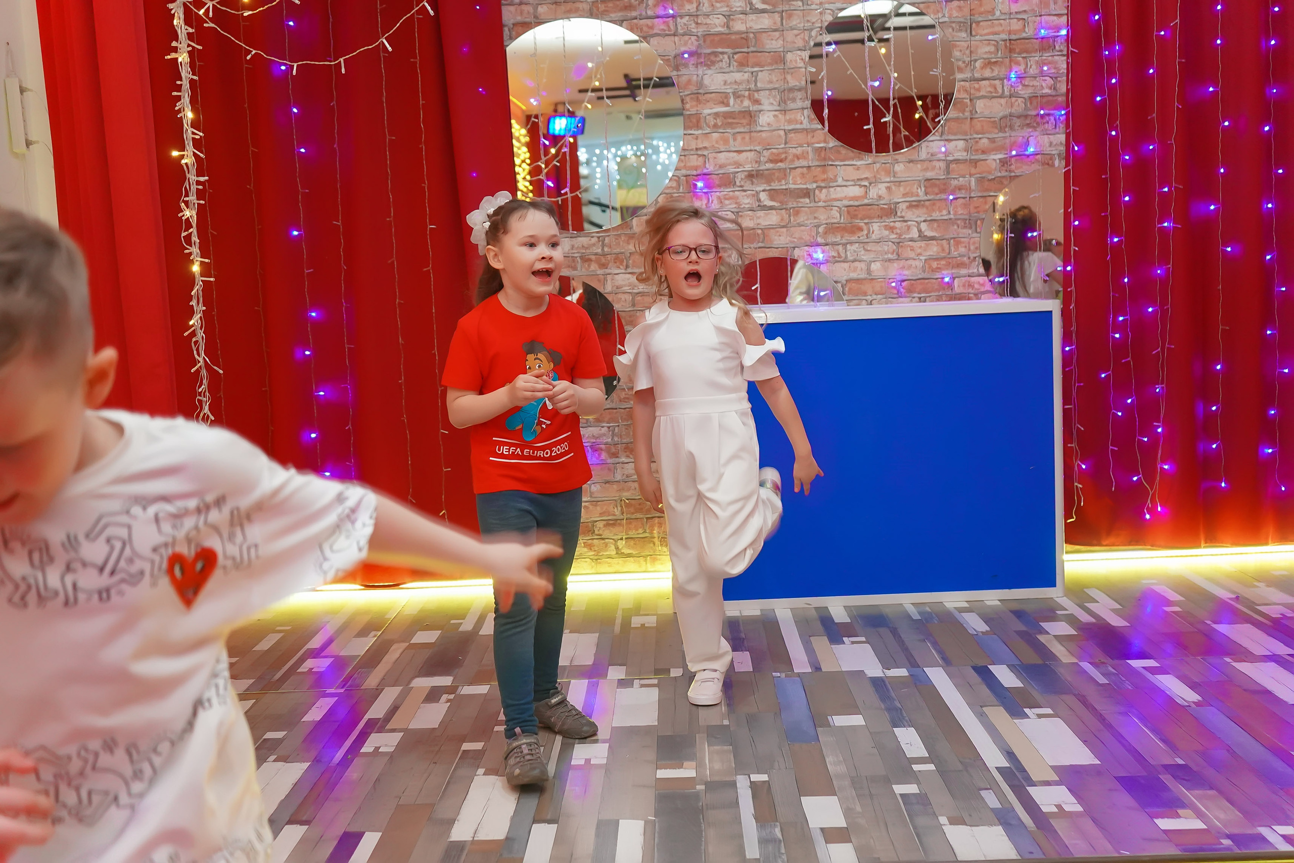 Фотосъемка видеосъёмка фотограф видеооператор новогодних утренников  в. Фотограф, видеооператор Нина Коршунова