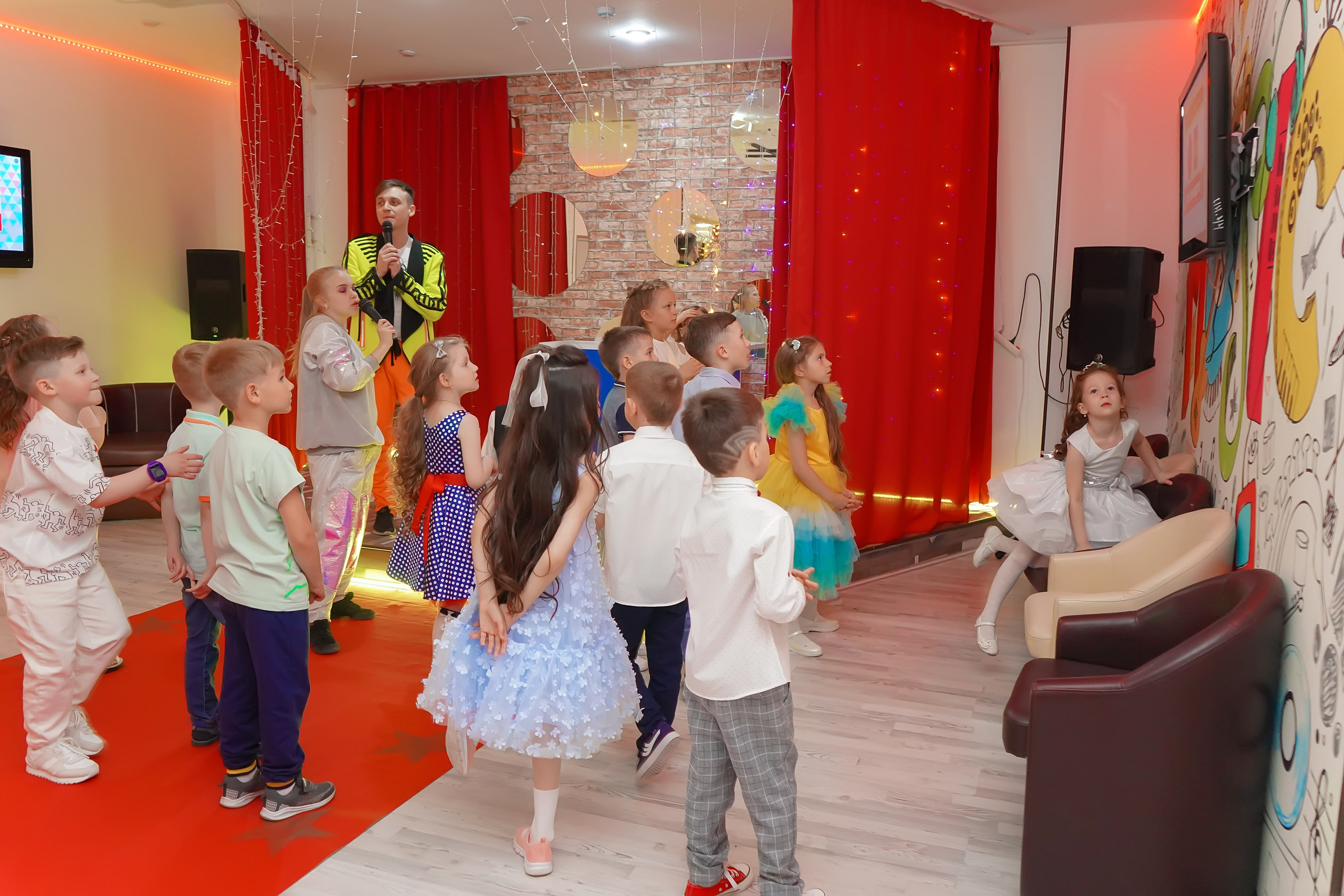 Фотосъемка видеосъёмка фотограф видеооператор новогодних утренников  в. Фотограф, видеооператор Нина Коршунова