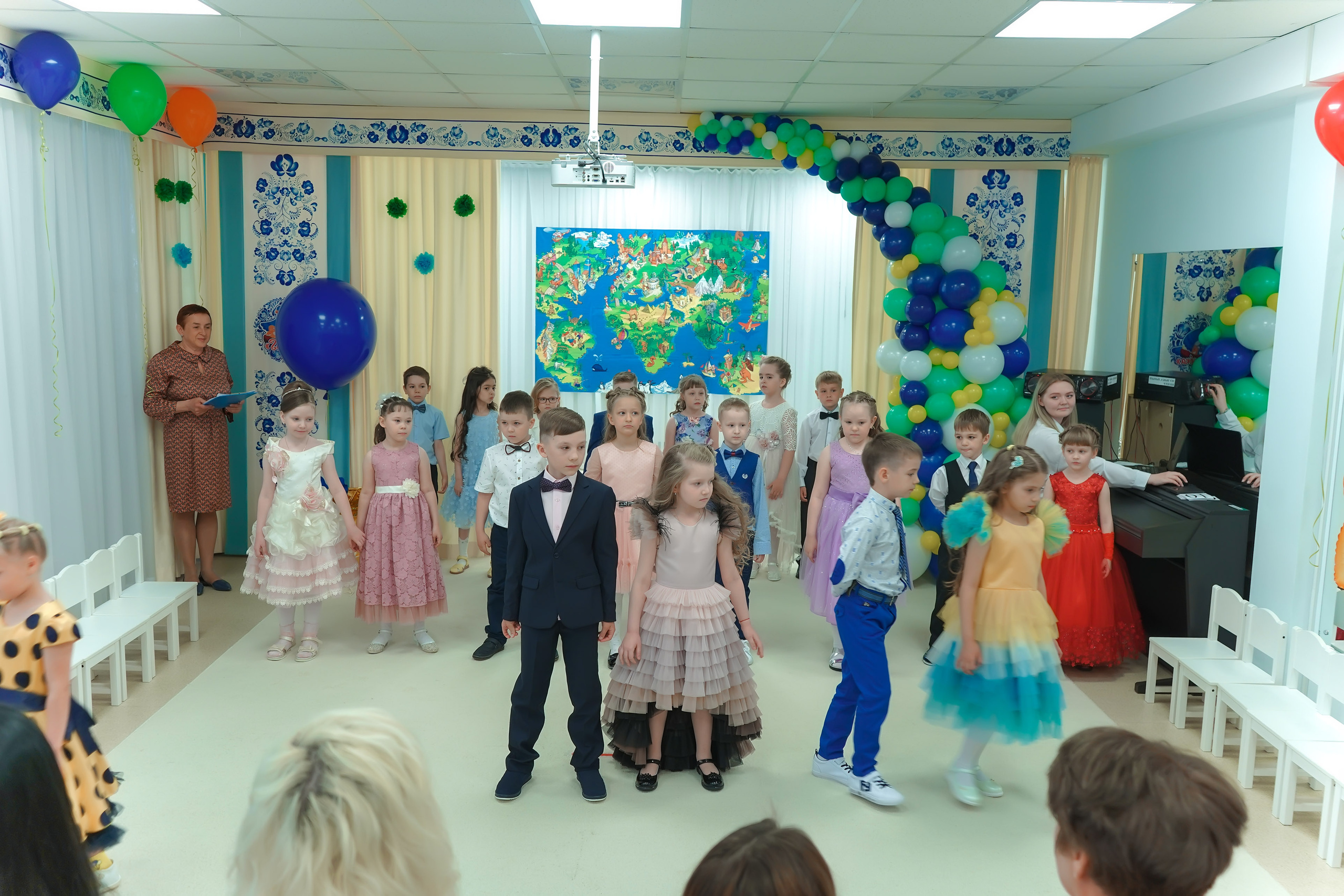 Фотосъемка видеосъёмка фотограф видеооператор новогодних утренников  в. Фотограф, видеооператор Нина Коршунова