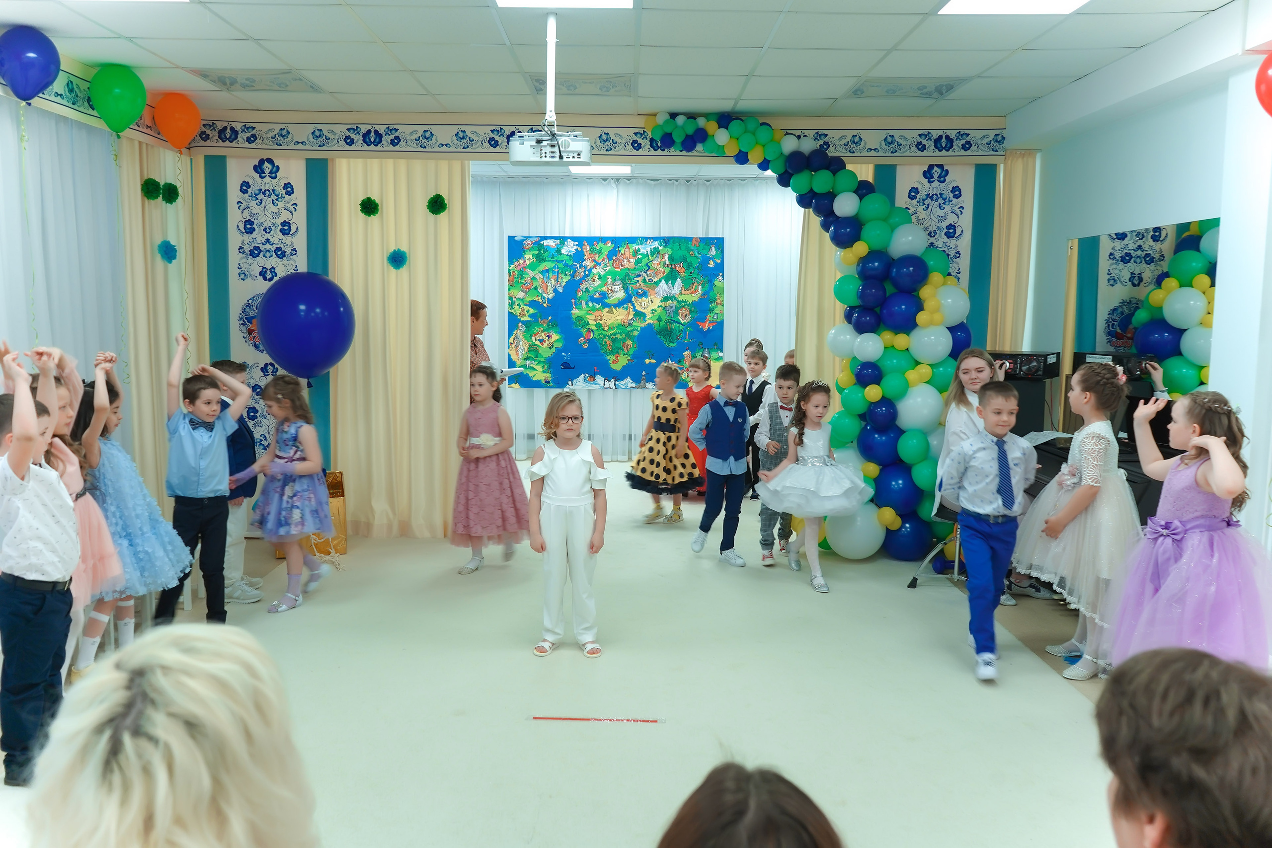 Фотосъемка видеосъёмка фотограф видеооператор новогодних утренников  в. Фотограф, видеооператор Нина Коршунова