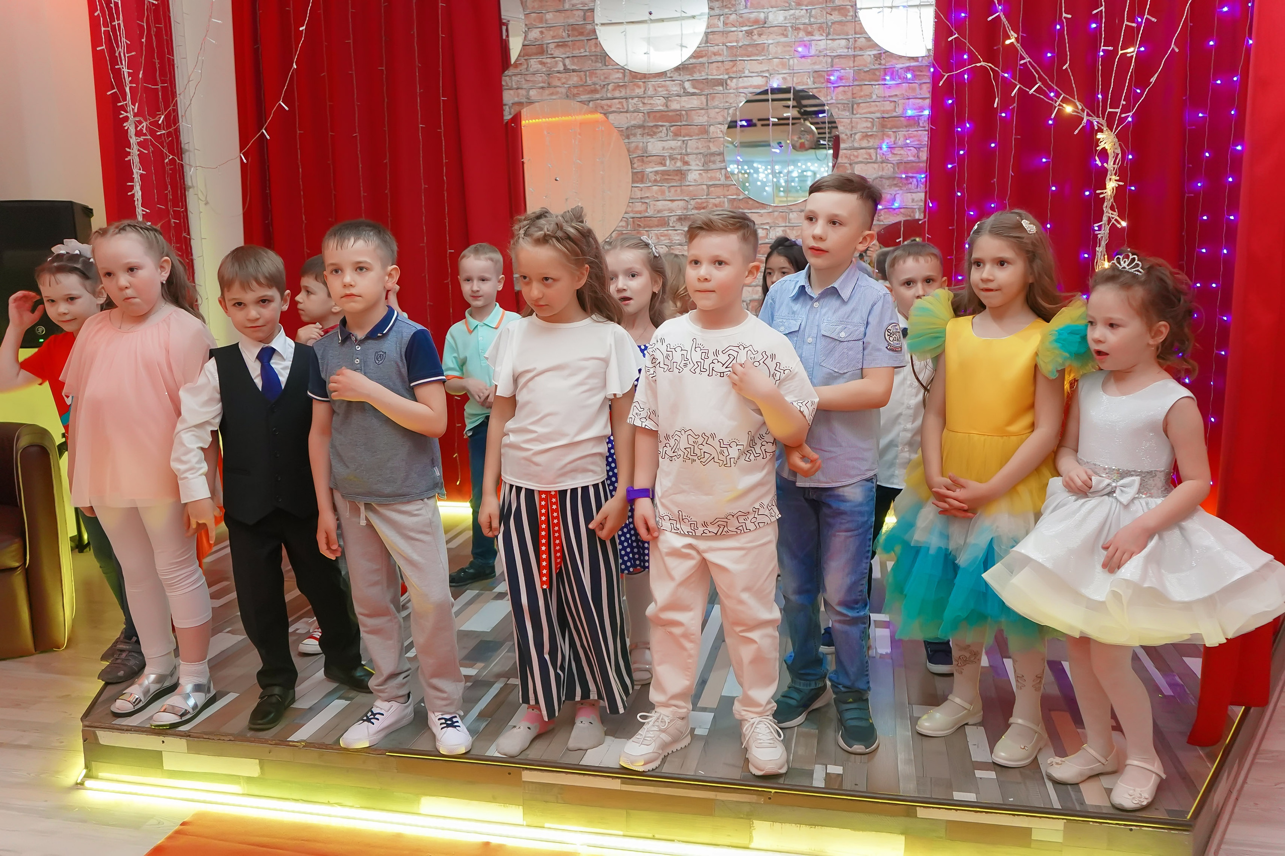 Фотосъемка видеосъёмка фотограф видеооператор новогодних утренников  в. Фотограф, видеооператор Нина Коршунова