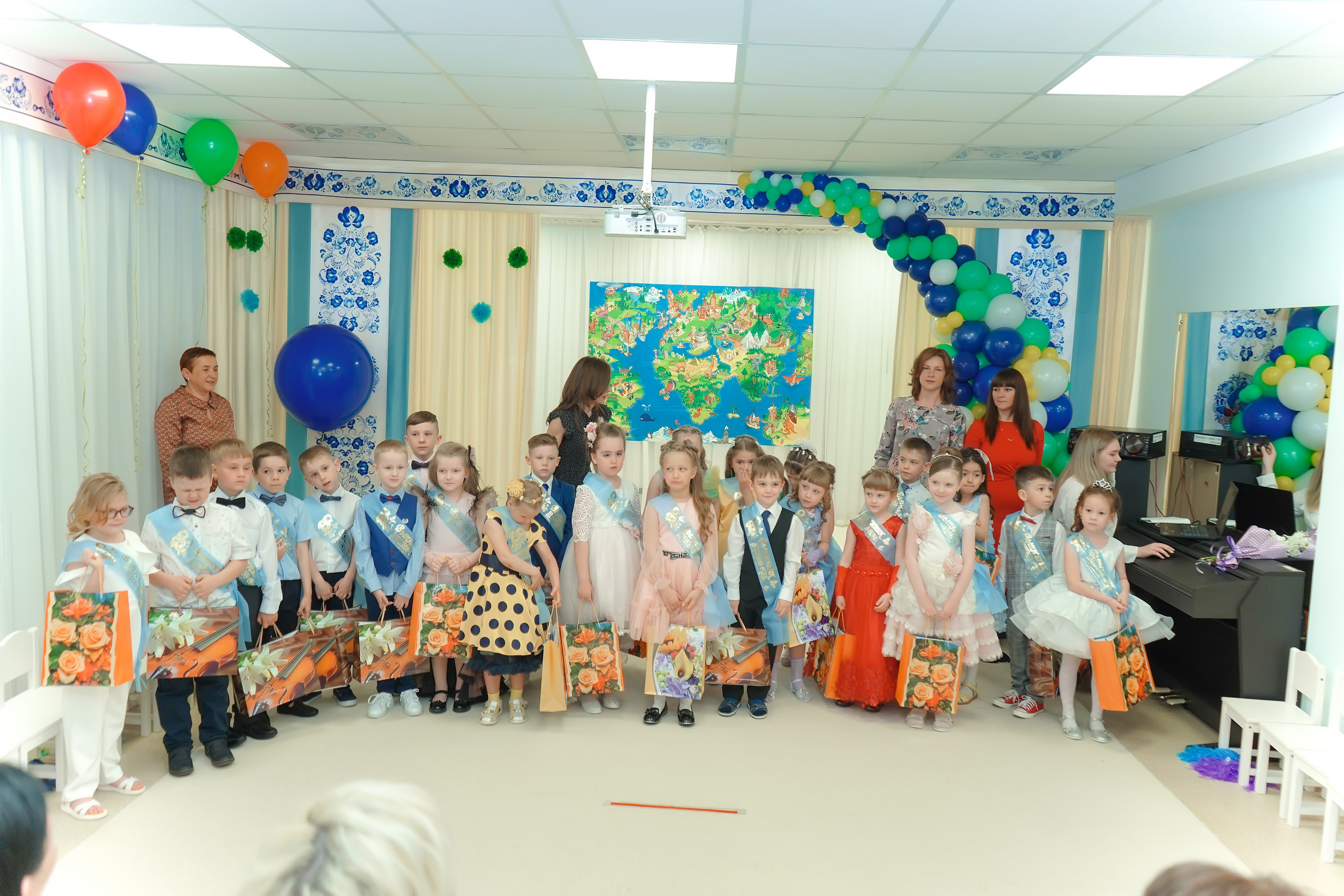 Фотосъемка видеосъёмка фотограф видеооператор новогодних утренников  в. Фотограф, видеооператор Нина Коршунова