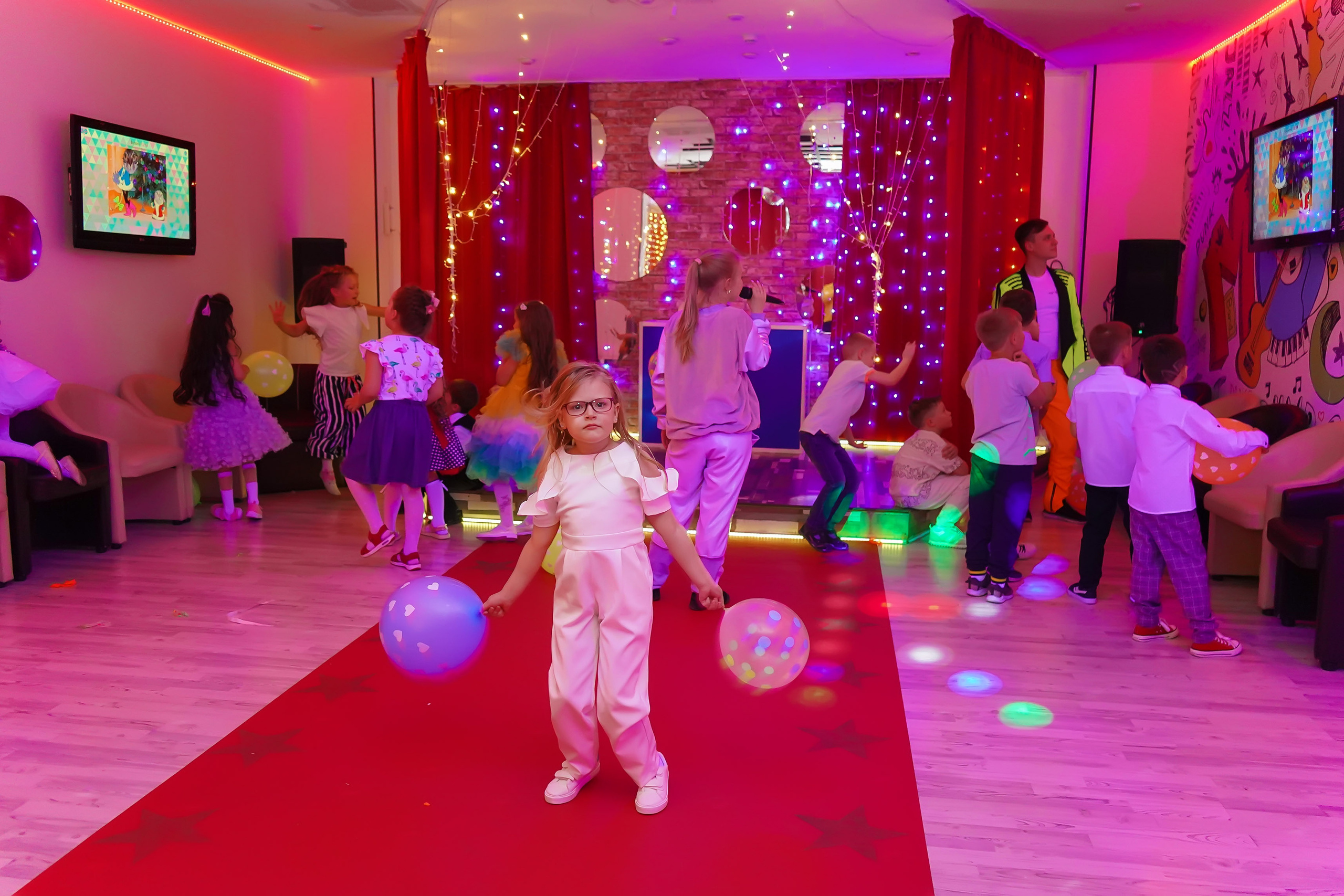 Фотосъемка видеосъёмка фотограф видеооператор новогодних утренников  в. Фотограф, видеооператор Нина Коршунова