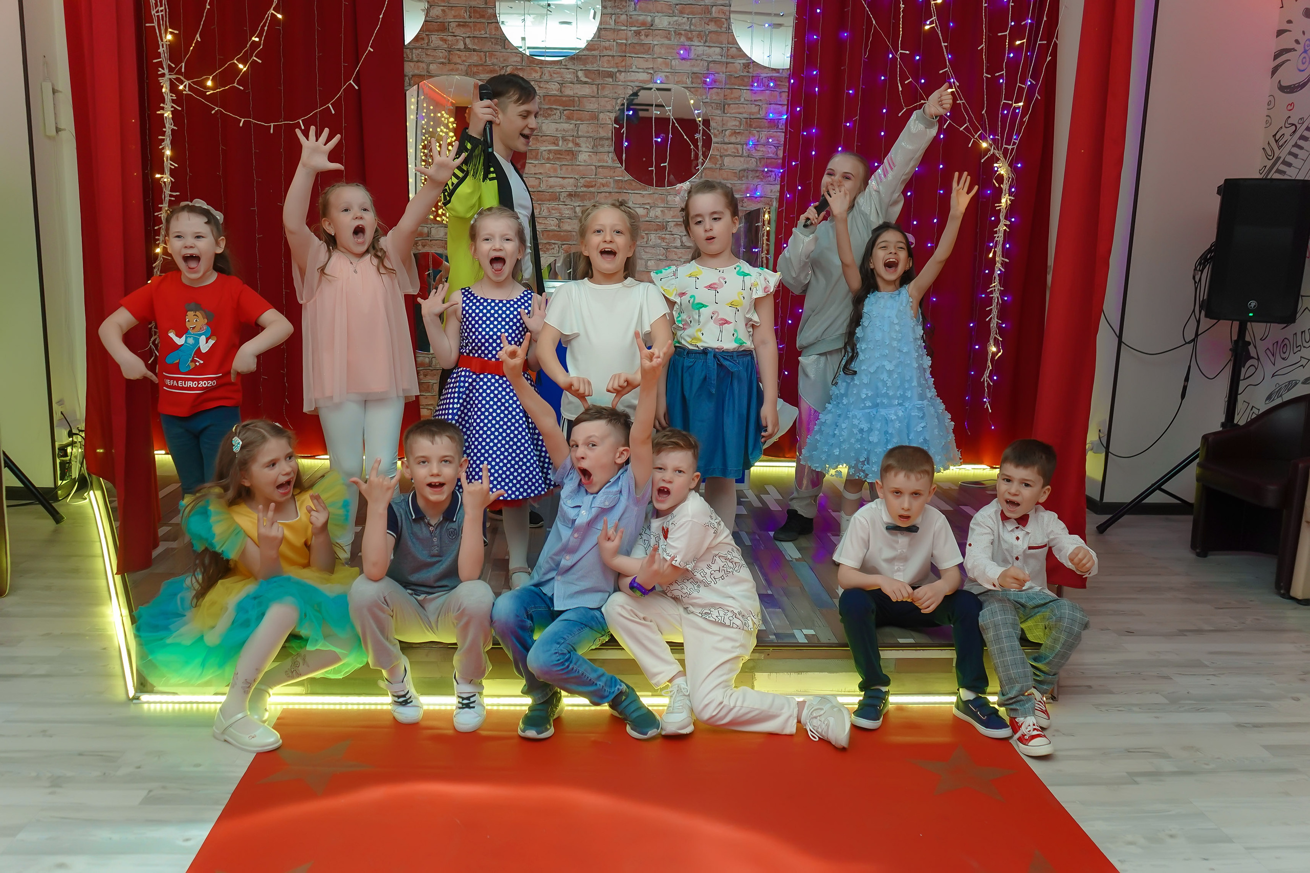 Фотосъемка видеосъёмка фотограф видеооператор новогодних утренников  в. Фотограф, видеооператор Нина Коршунова