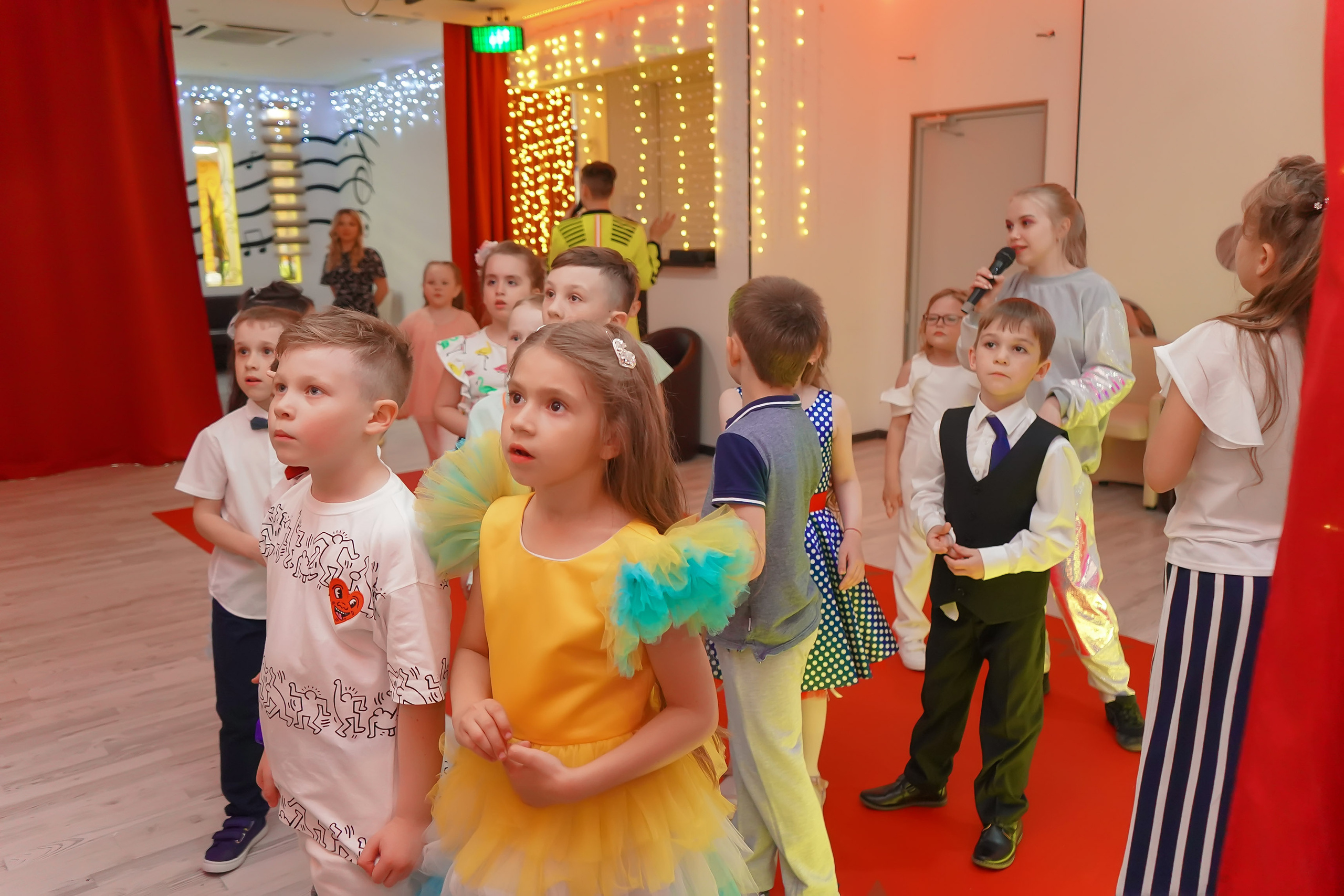 Фотосъемка видеосъёмка фотограф видеооператор новогодних утренников  в. Фотограф, видеооператор Нина Коршунова