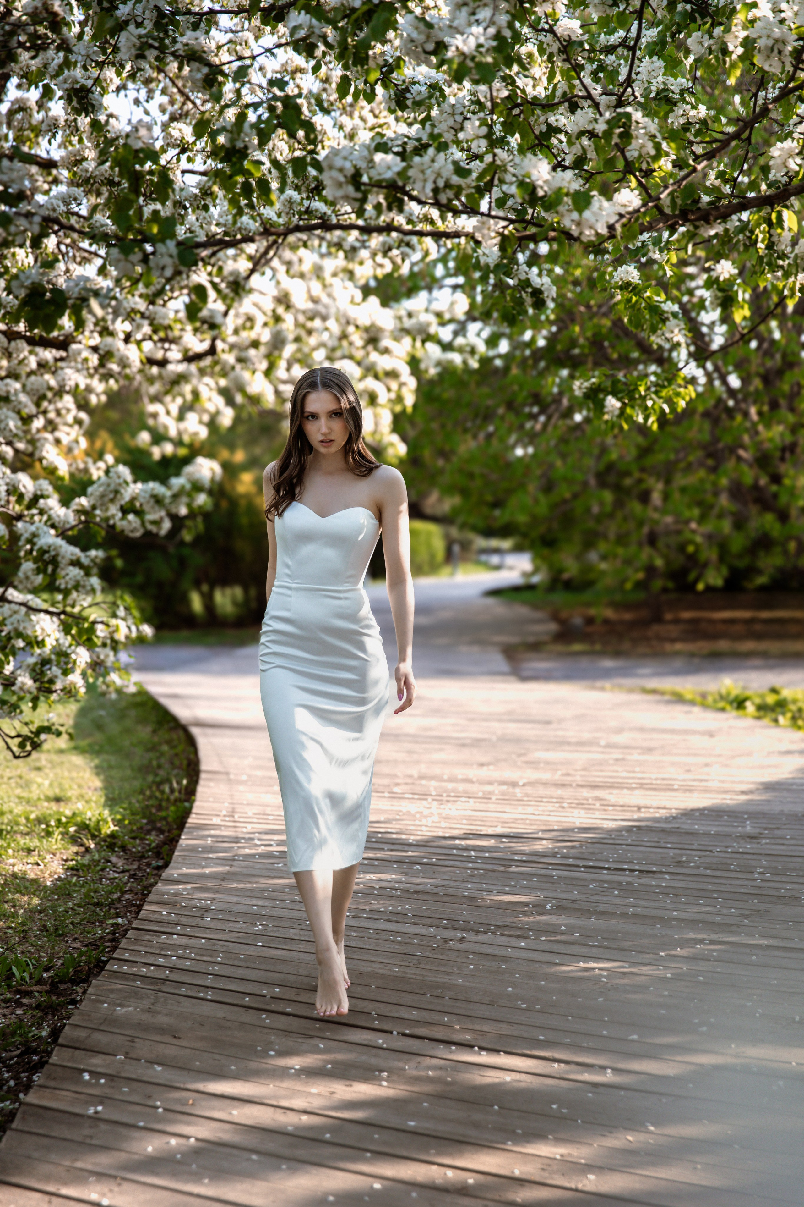 Мария в саду. Свадебный и семейный фотограф Москва и Московская область