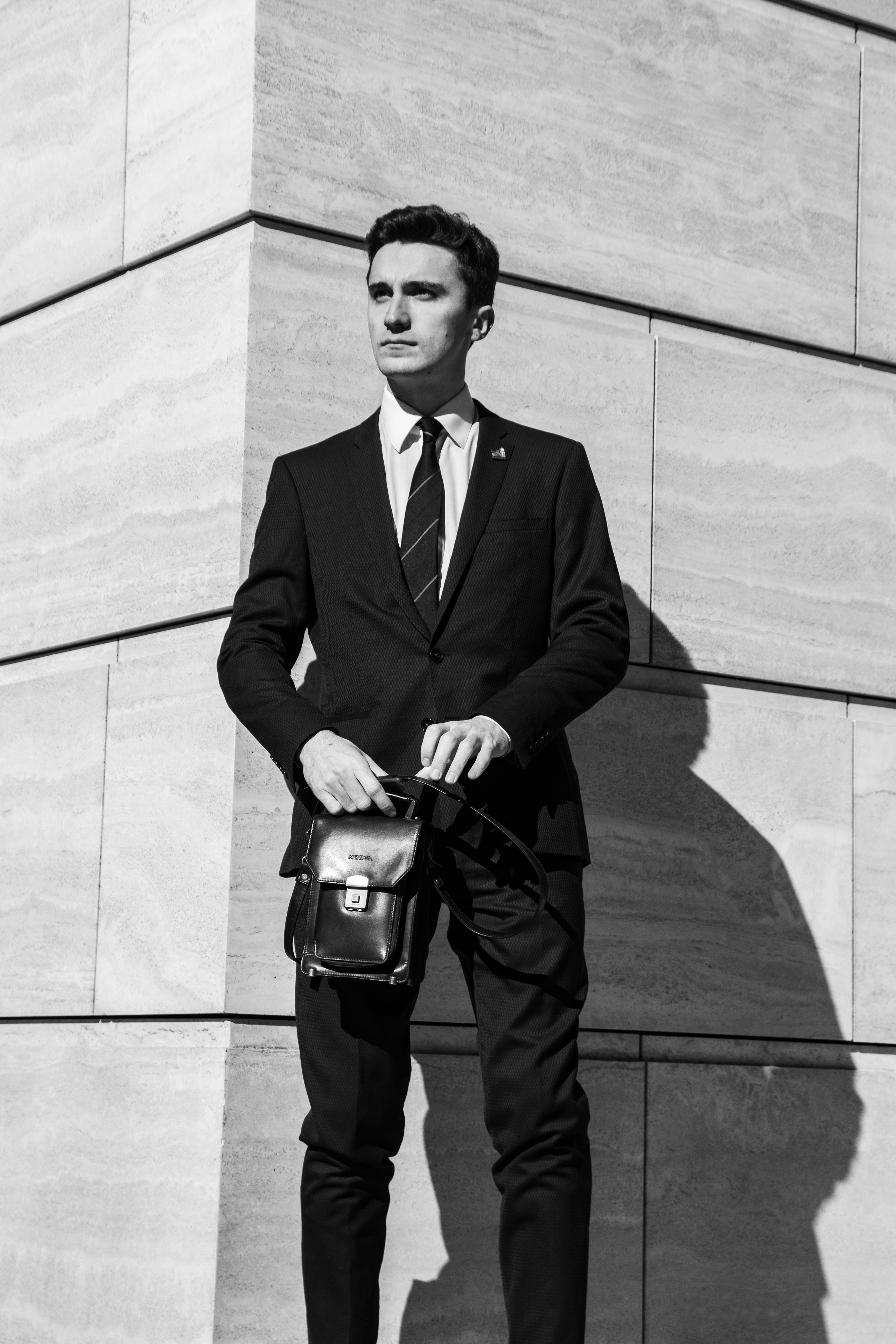 Мужская уличная бизнес-фотосессия — уверенность в каждом кадре. Портретный фотограф в Санкт-Петербурге Савельева Ольга