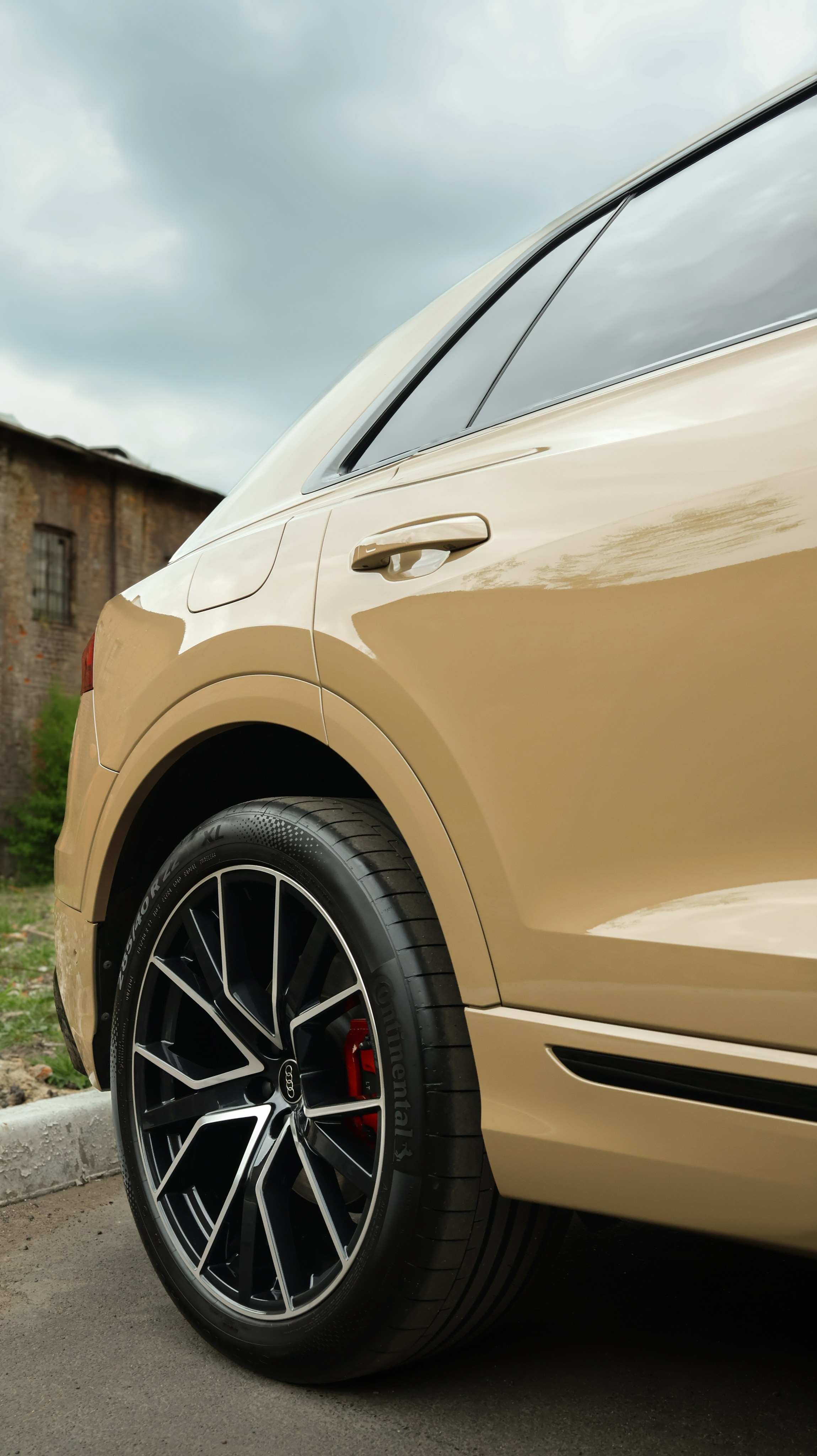 Audi Q8. NK