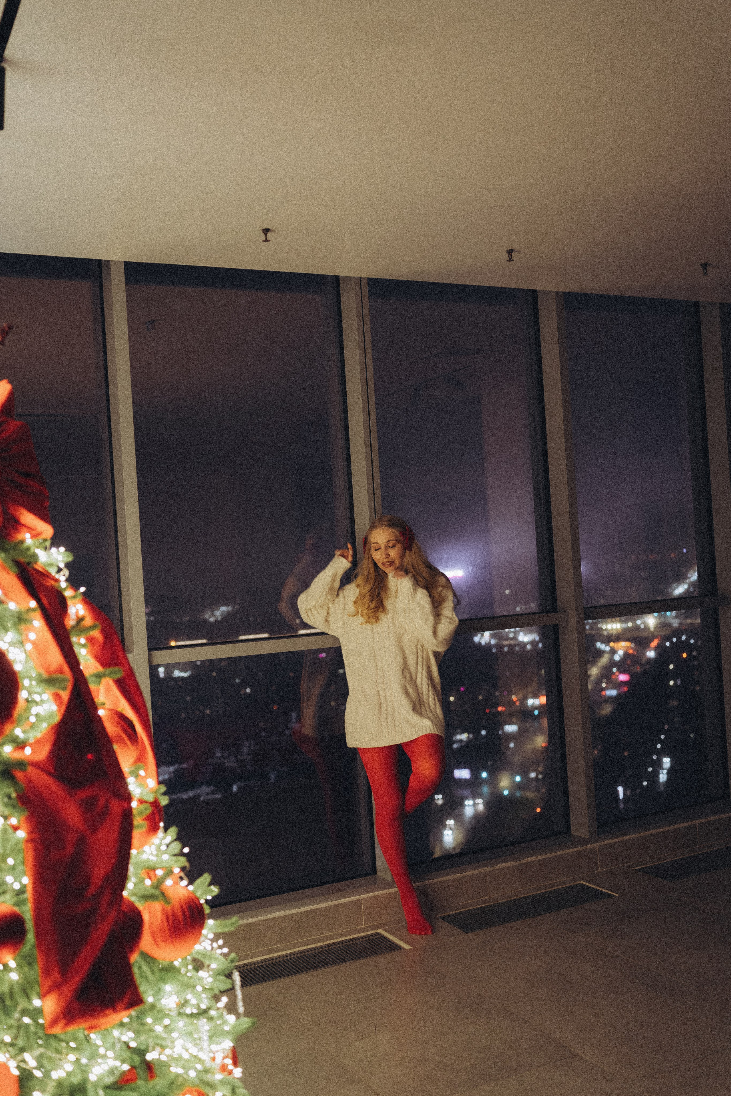 ФОТОСЕССИЯ К НОВОМУ ГОДУ В СТУДИИ С ЕЛОЧКОЙ КРАСИВЫЙ ОБРАЗ. Профессиональный фотограф, Санкт-Петербург — Виктория Богомолова