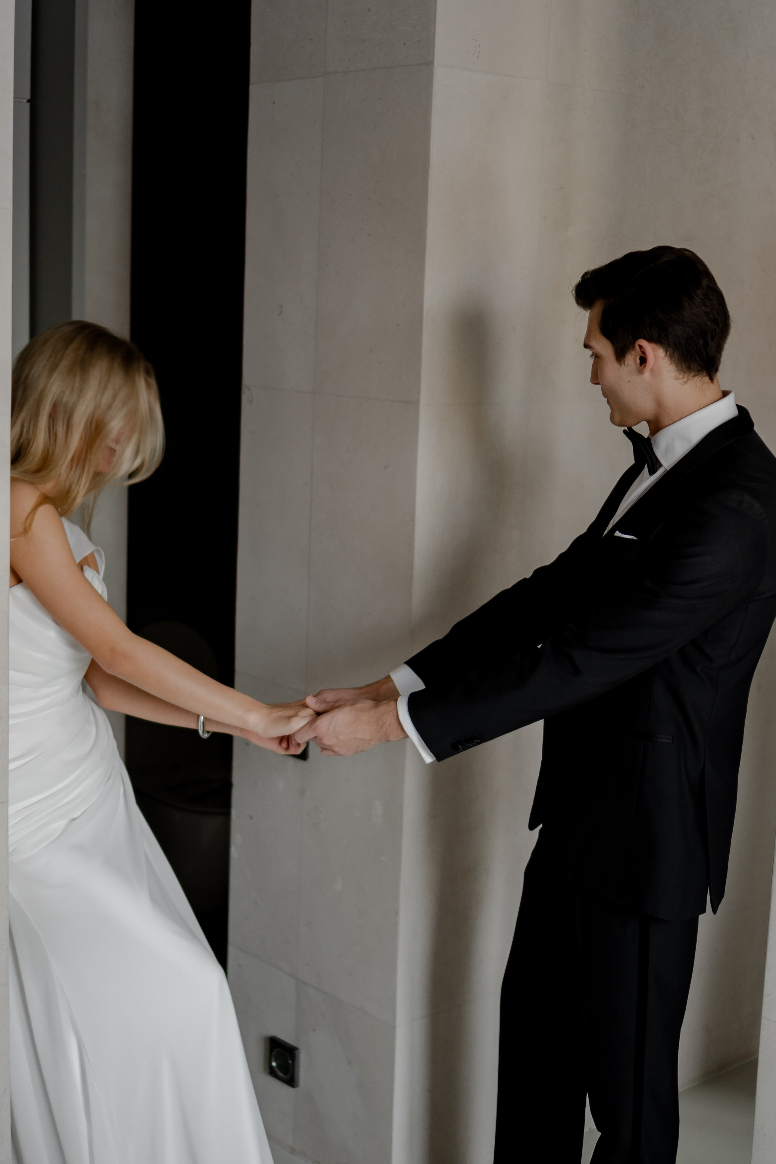 ЭЛЕГАНТНАЯ СВАДБЕНАЯ СЬЕМКА ЖЕНИХА И НЕВЕСТЫ В ДОРОГОМ ОТЕЛЕ САНКТ-ПЕТЕРБУРГА. Профессиональный фотограф, Санкт-Петербург — Виктория Богомолова